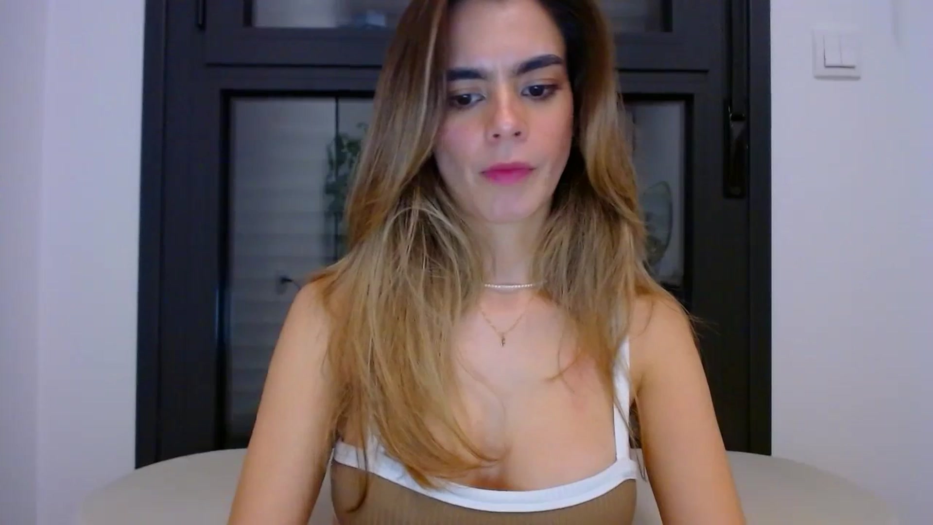 Gallery image thumbnail from fresagirl's myfreecams stream on, 02/27/2024, 24:39 image 2 of 20