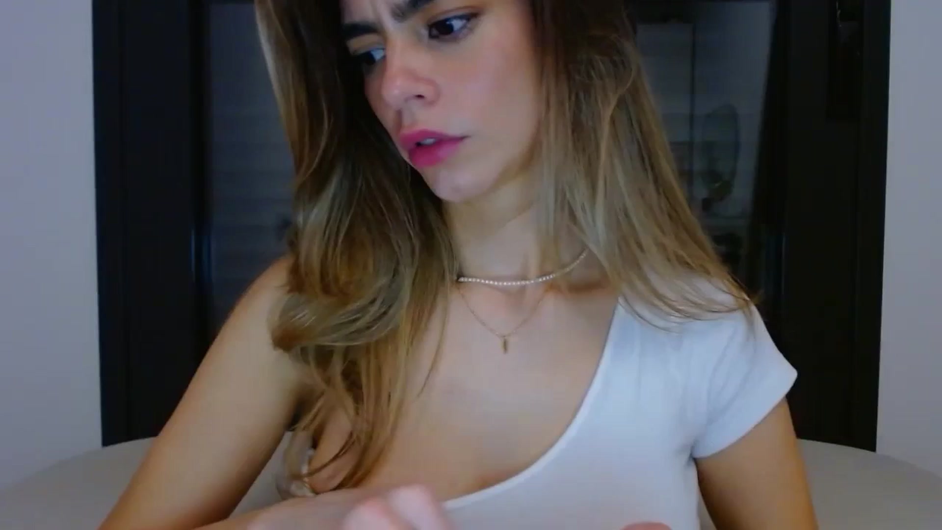 Gallery image thumbnail from fresagirl's myfreecams stream on, 02/27/2024, 23:11 image 2 of 20