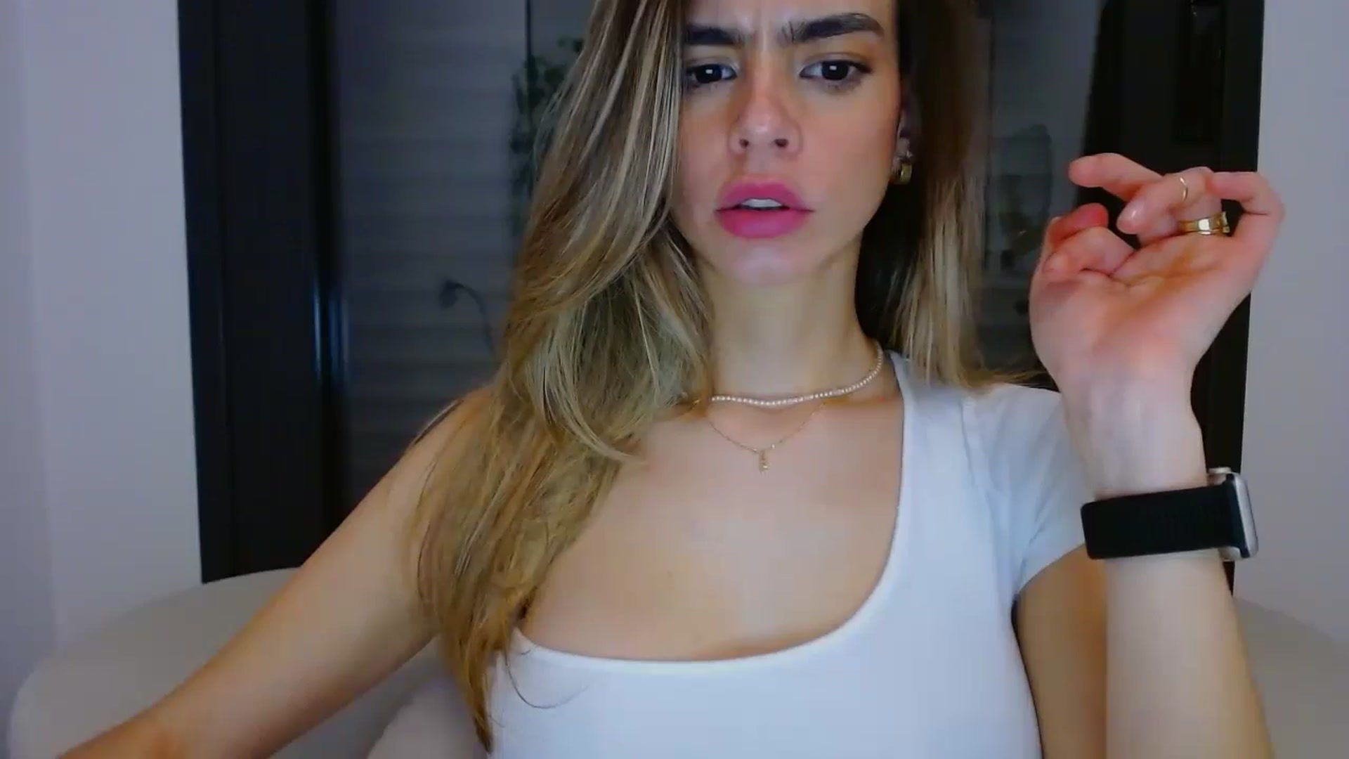 Gallery image thumbnail from fresagirl's myfreecams stream on, 02/27/2024, 23:11 image 10 of 20