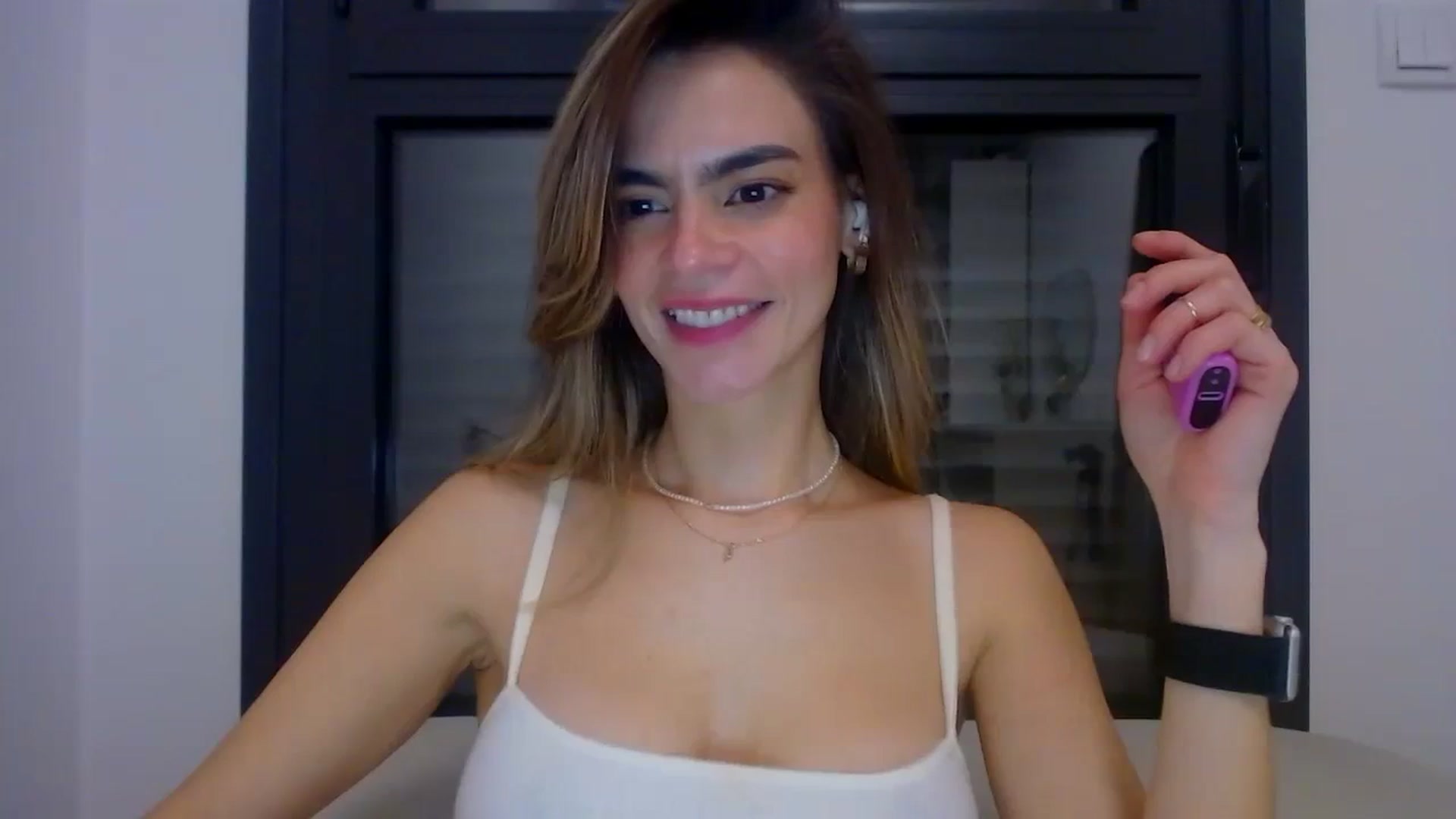 Gallery image thumbnail from fresagirl's myfreecams stream on, 02/29/2024, 24:35 image 5 of 20