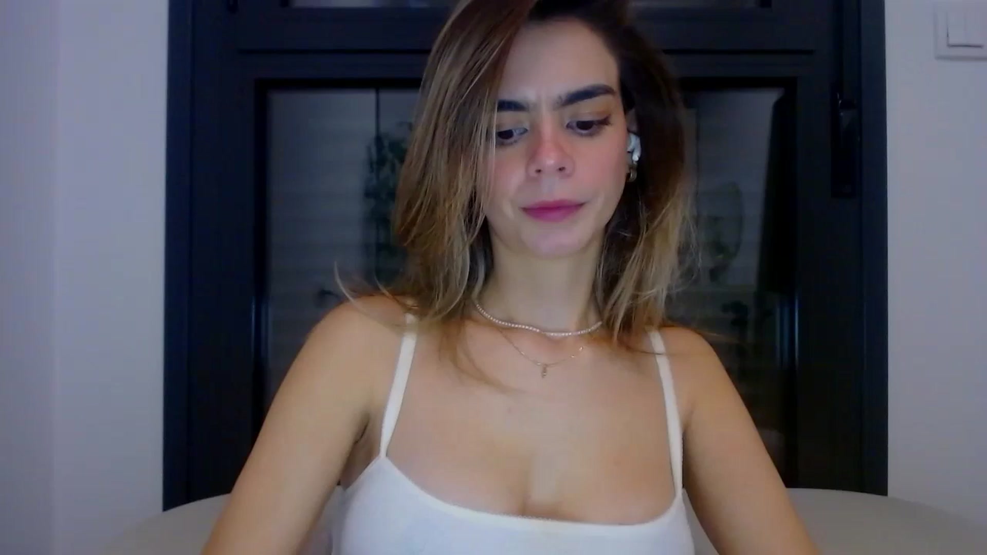 Gallery image thumbnail from fresagirl's myfreecams stream on, 02/29/2024, 24:35 image 1 of 20
