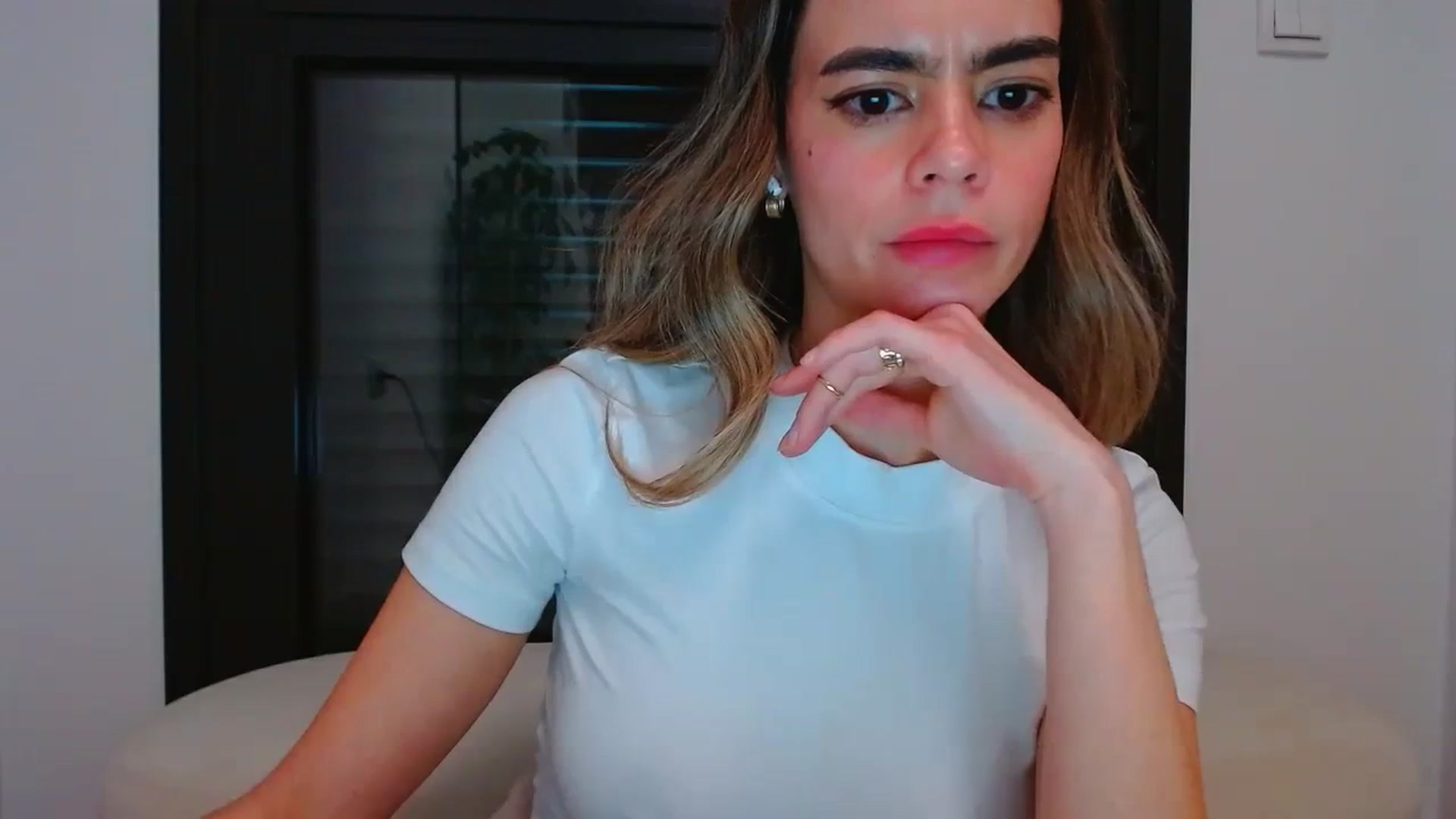 Gallery image thumbnail from fresagirl's myfreecams stream on, 03/15/2024, 01:05 image 14 of 20