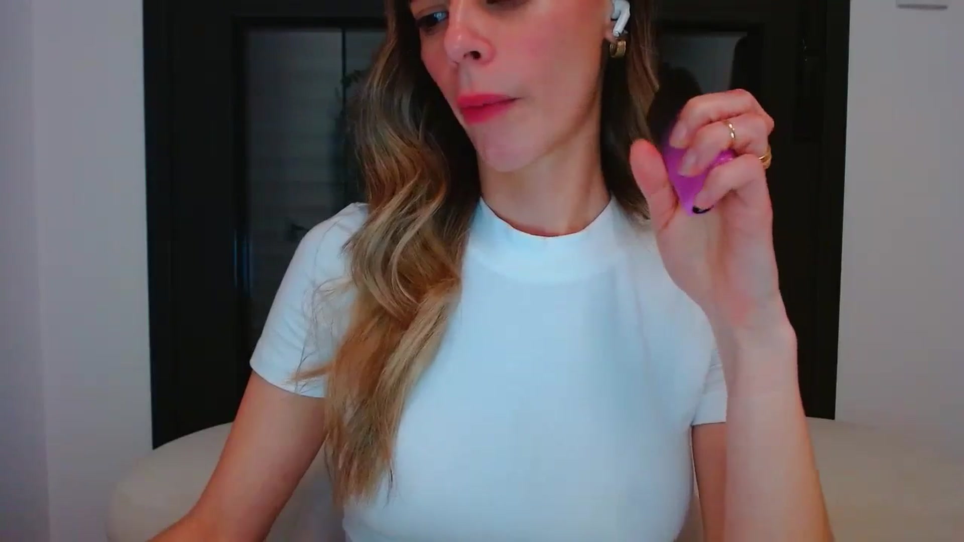 Gallery image thumbnail from fresagirl's myfreecams stream on, 03/15/2024, 01:05 image 2 of 20