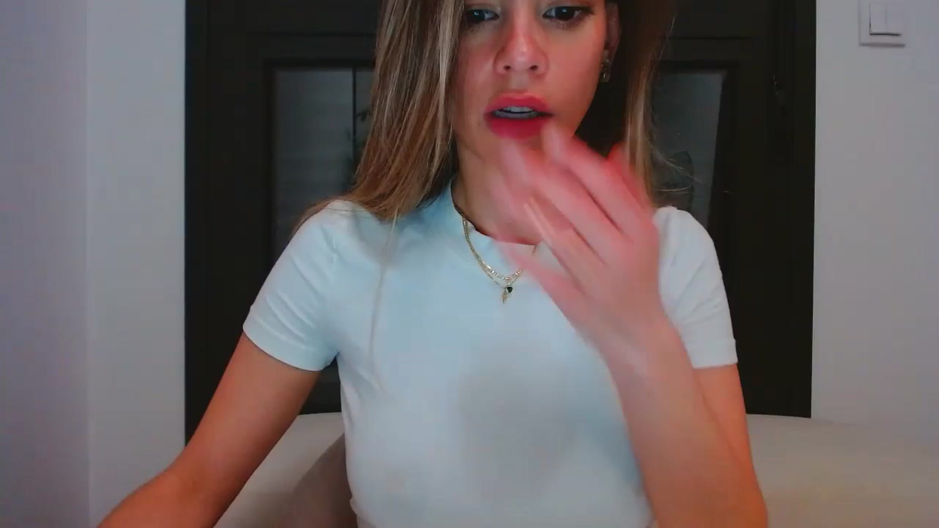 Gallery image thumbnail from fresagirl's myfreecams stream on, 03/27/2024, 22:41 image 1 of 20
