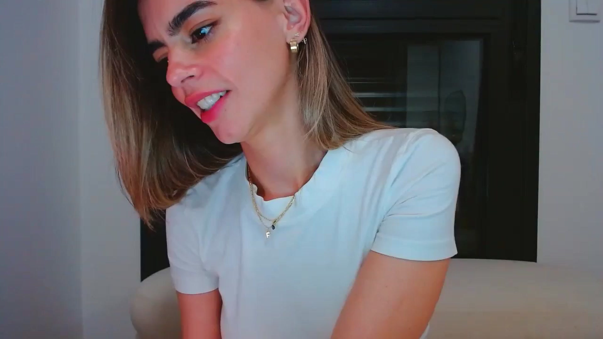 Gallery image thumbnail from fresagirl's myfreecams stream on, 03/27/2024, 22:41 image 13 of 20