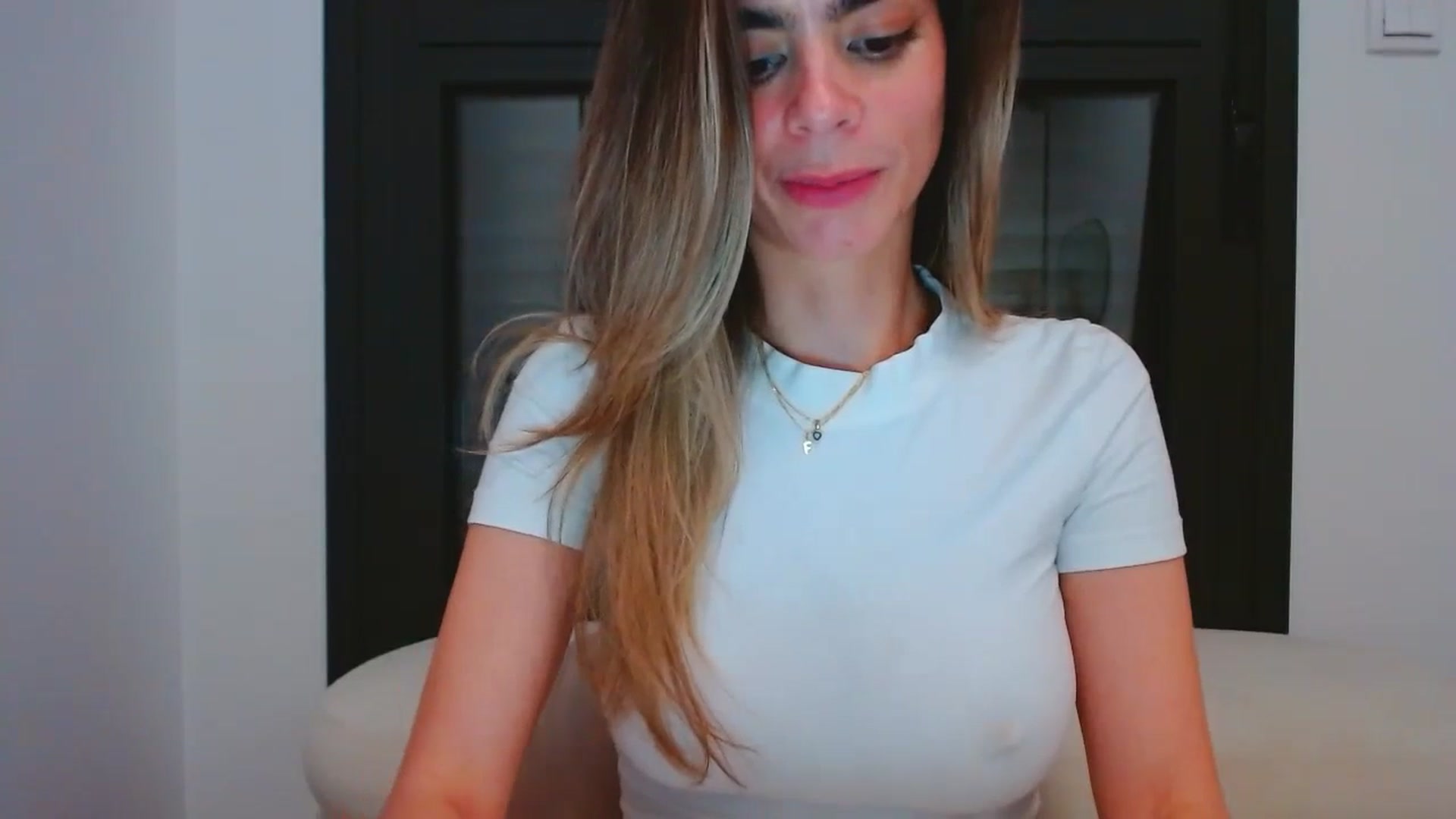 Gallery image thumbnail from fresagirl's myfreecams stream on, 03/27/2024, 22:41 image 16 of 20