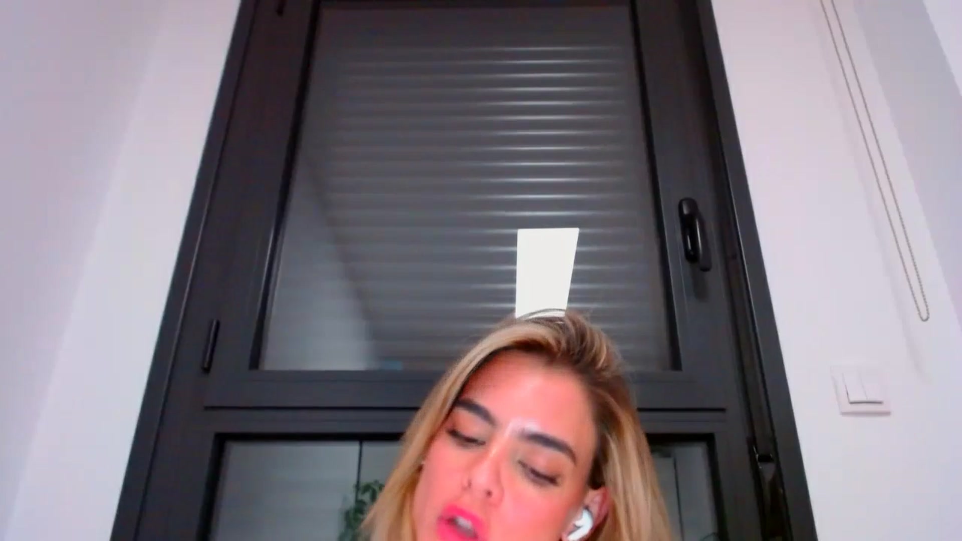 Gallery image thumbnail from fresagirl's myfreecams stream on, 05/06/2024, 23:09 image 4 of 20