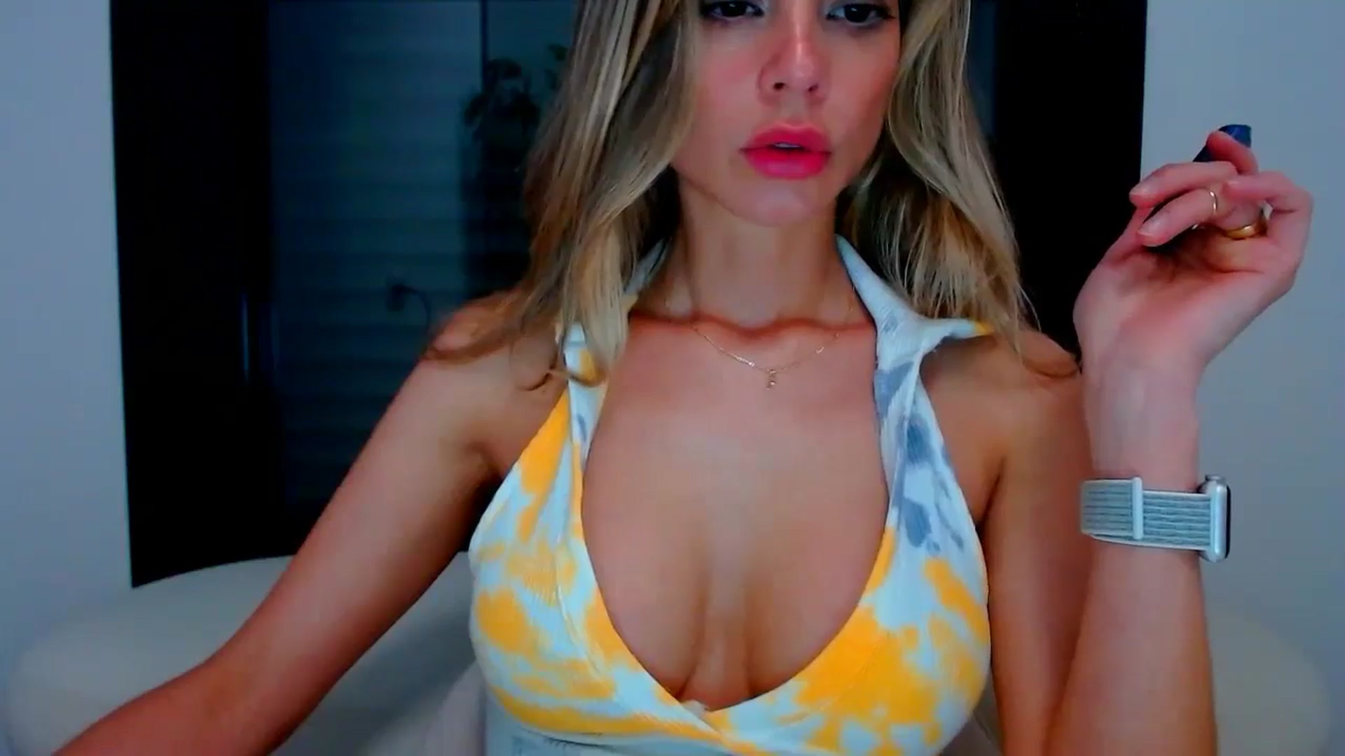 Gallery image thumbnail from fresagirl's myfreecams stream on, 05/09/2024, 20:14 image 10 of 20