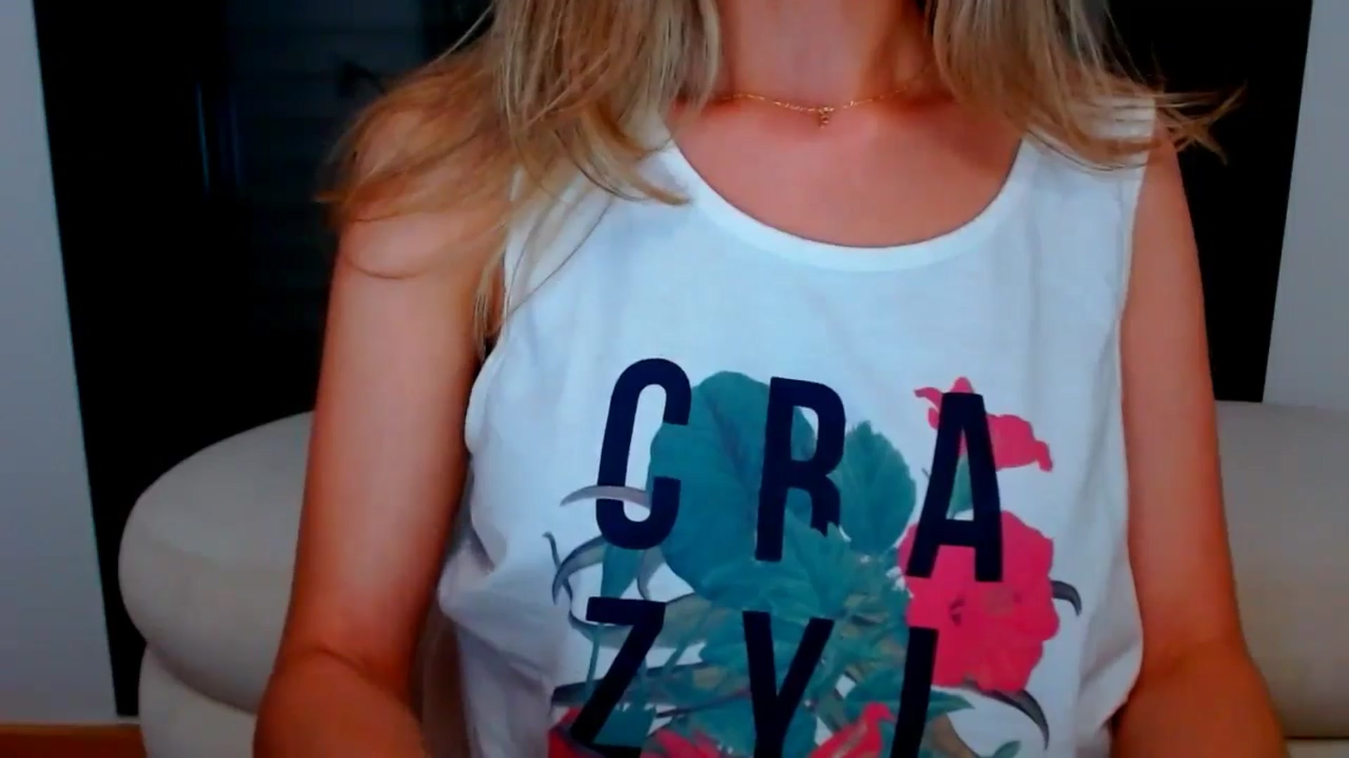 Gallery image thumbnail from fresagirl's myfreecams stream on, 05/13/2024, 23:41 image 2 of 20