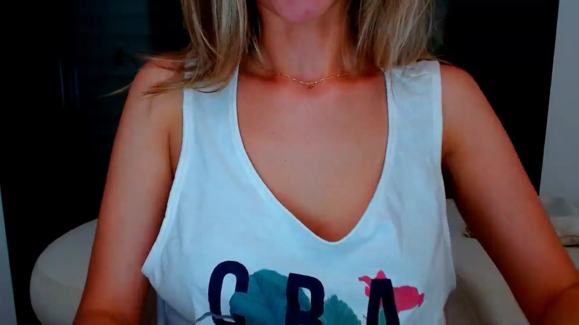 Gallery image thumbnail from fresagirl's myfreecams stream on, 05/13/2024, 23:41 image 14 of 20