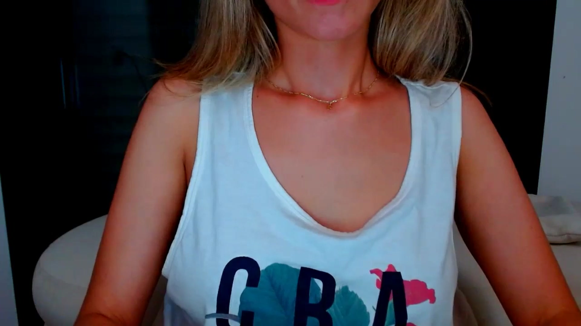 Gallery image thumbnail from fresagirl's myfreecams stream on, 05/13/2024, 23:41 image 17 of 20