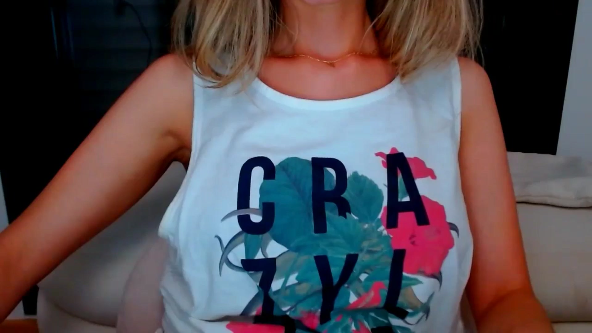 Gallery image thumbnail from fresagirl's myfreecams stream on, 05/13/2024, 23:41 image 11 of 20