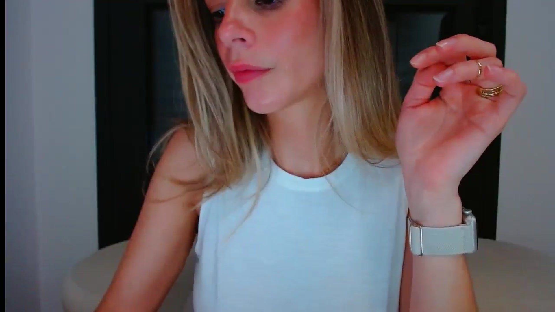 Gallery image thumbnail from fresagirl's myfreecams stream on, 05/28/2024, 21:50 image 20 of 20