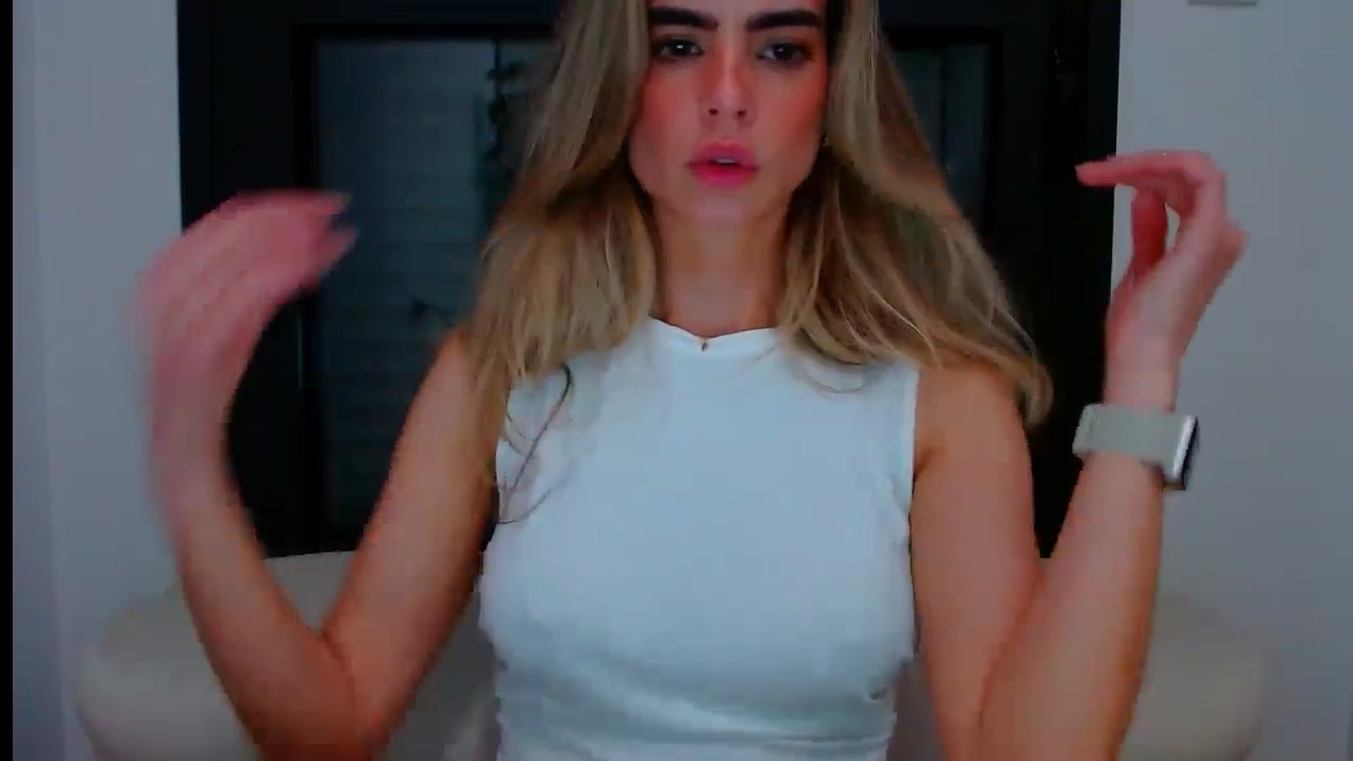 Gallery image thumbnail from fresagirl's myfreecams stream on, 05/28/2024, 21:50 image 4 of 20