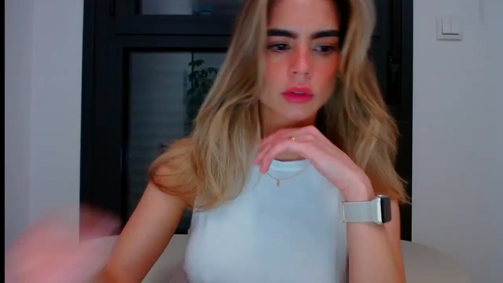 Gallery image thumbnail from fresagirl's myfreecams stream on, 05/28/2024, 21:50 image 1 of 20