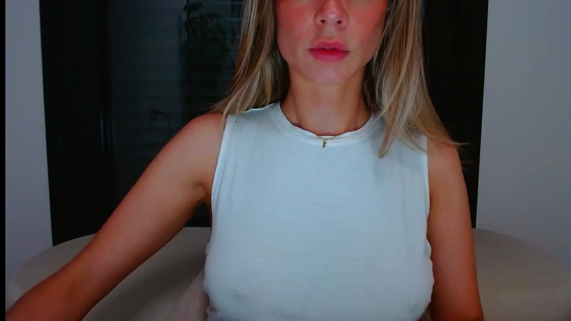 Gallery image thumbnail from fresagirl's myfreecams stream on, 05/28/2024, 21:50 image 10 of 20