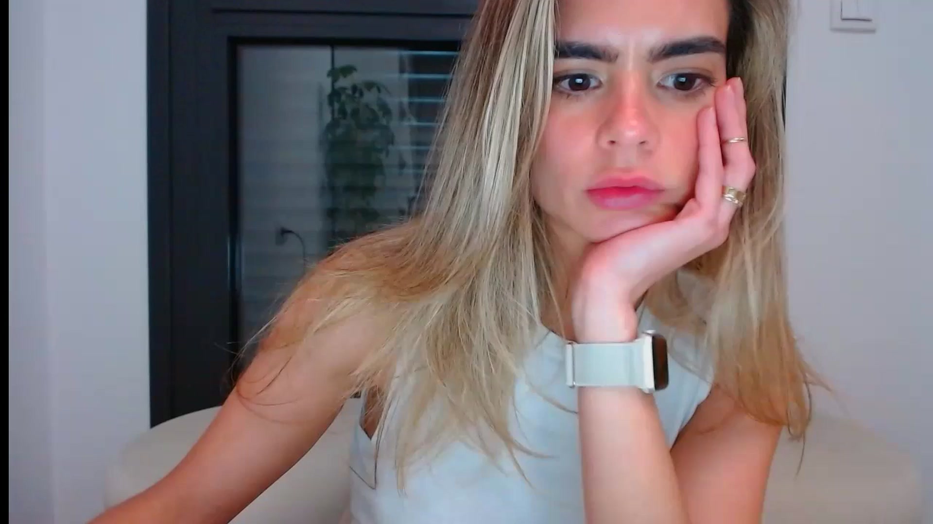 Gallery image thumbnail from fresagirl's myfreecams stream on, 05/28/2024, 23:28 image 11 of 20