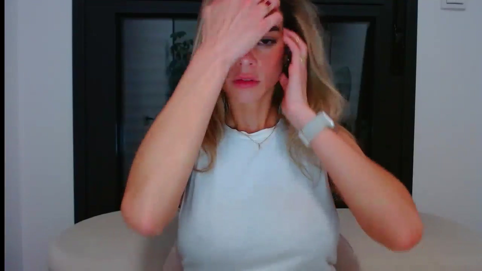 Gallery image thumbnail from fresagirl's myfreecams stream on, 05/28/2024, 23:28 image 8 of 20