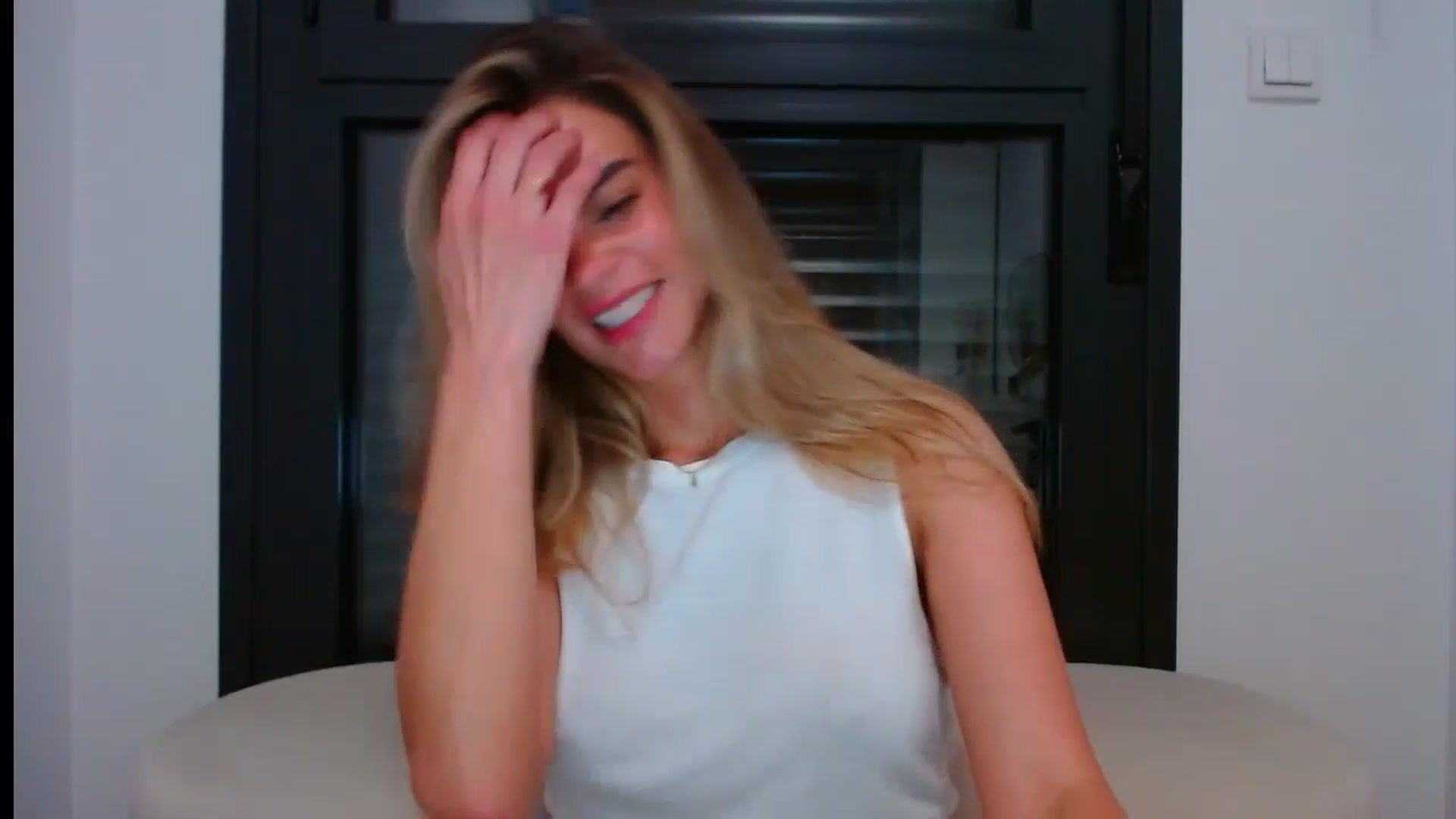 Gallery image thumbnail from fresagirl's myfreecams stream on, 05/28/2024, 23:59 image 7 of 20