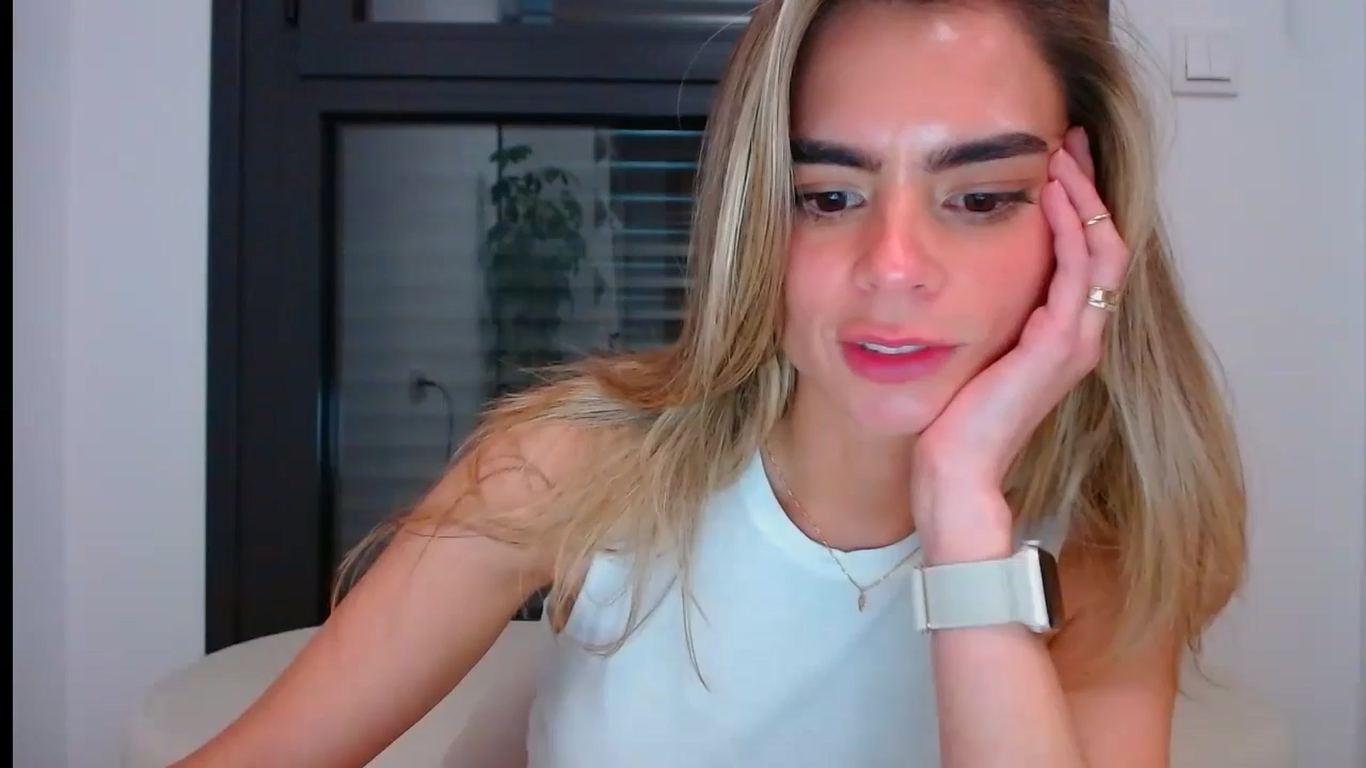 Gallery image thumbnail from fresagirl's myfreecams stream on, 05/28/2024, 23:59 image 1 of 20