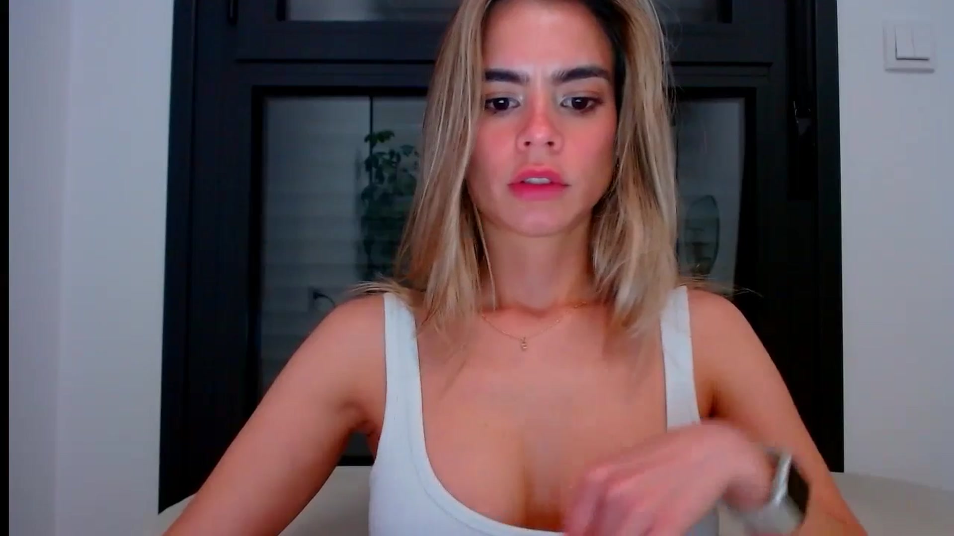 Gallery image thumbnail from fresagirl's myfreecams stream on, 05/30/2024, 24:04 image 20 of 20