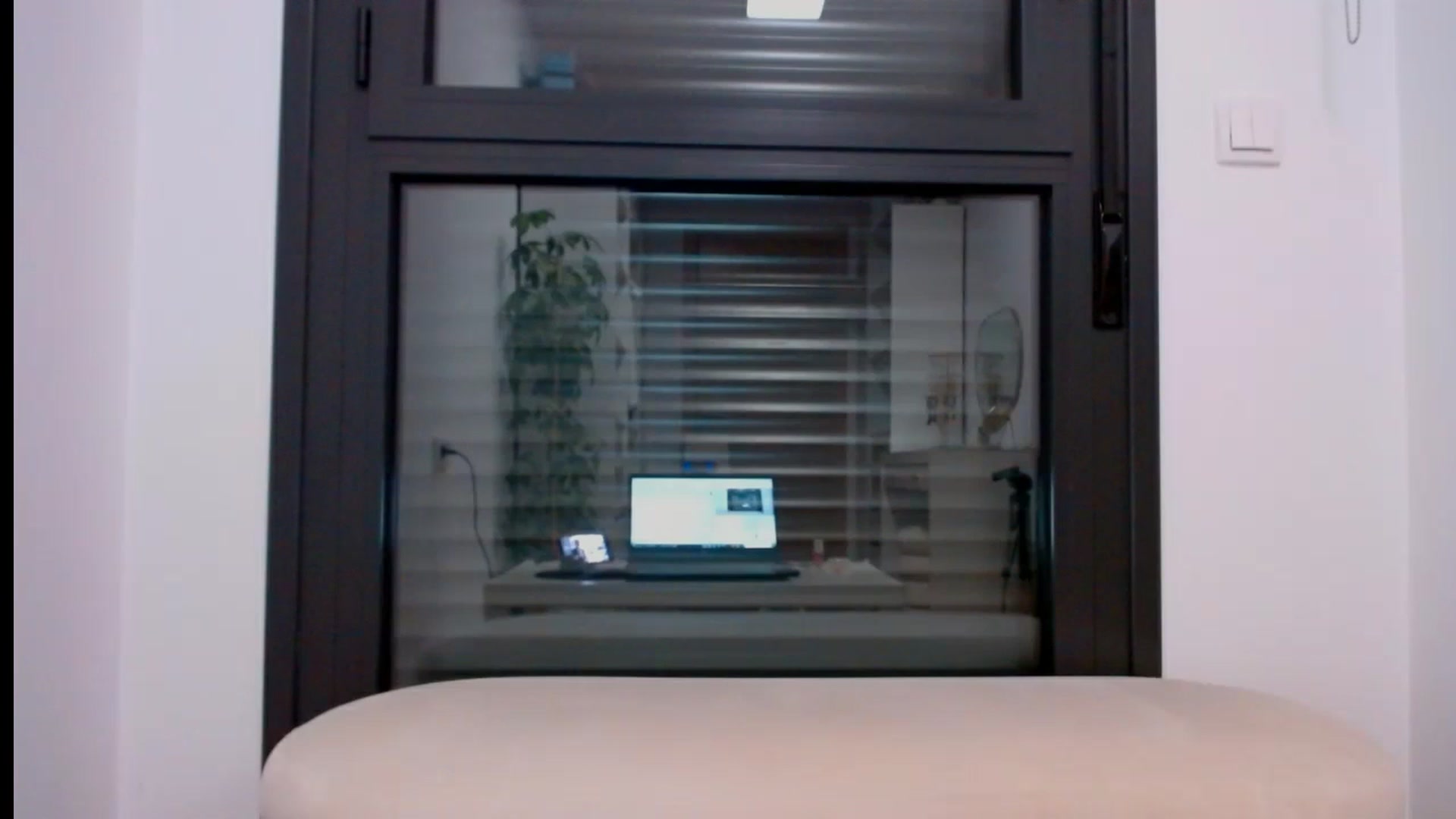 Gallery image thumbnail from fresagirl's myfreecams stream on, 05/30/2024, 24:34 image 15 of 20