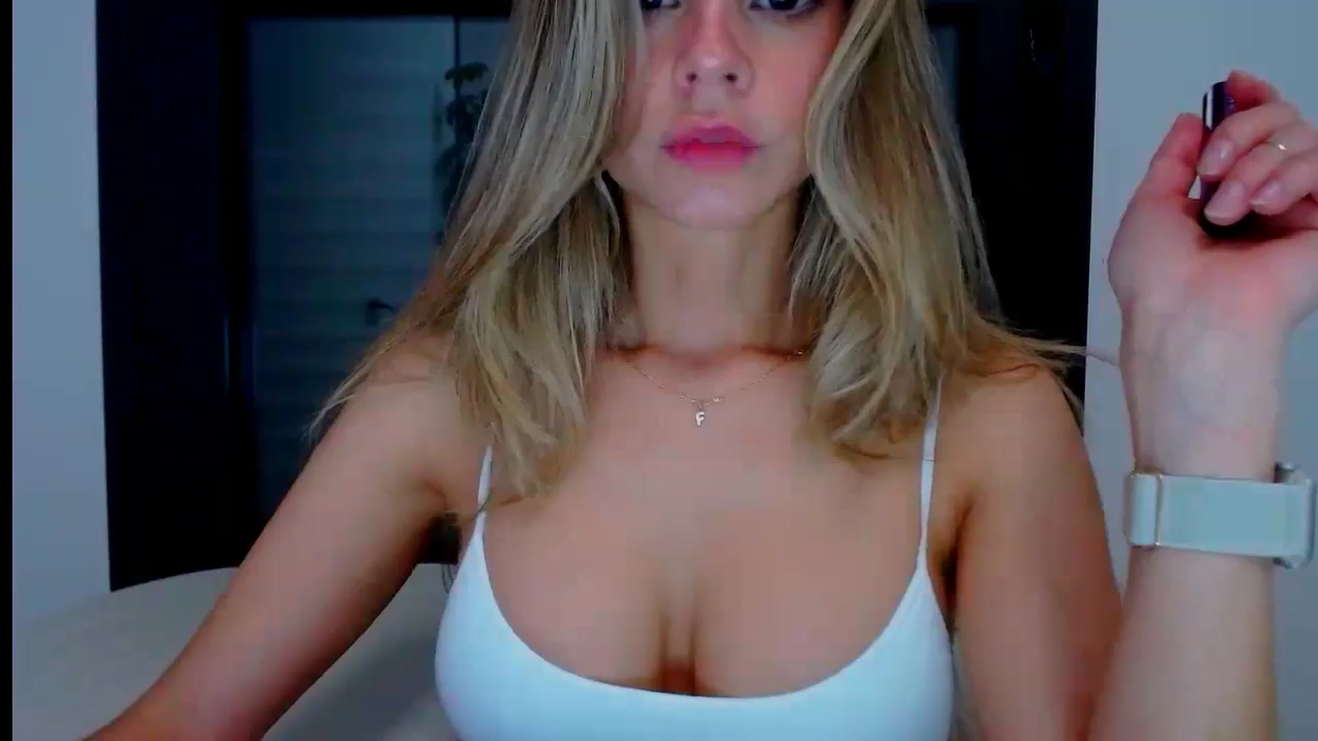Gallery image thumbnail from fresagirl's myfreecams stream on, 05/30/2024, 22:00 image 10 of 20