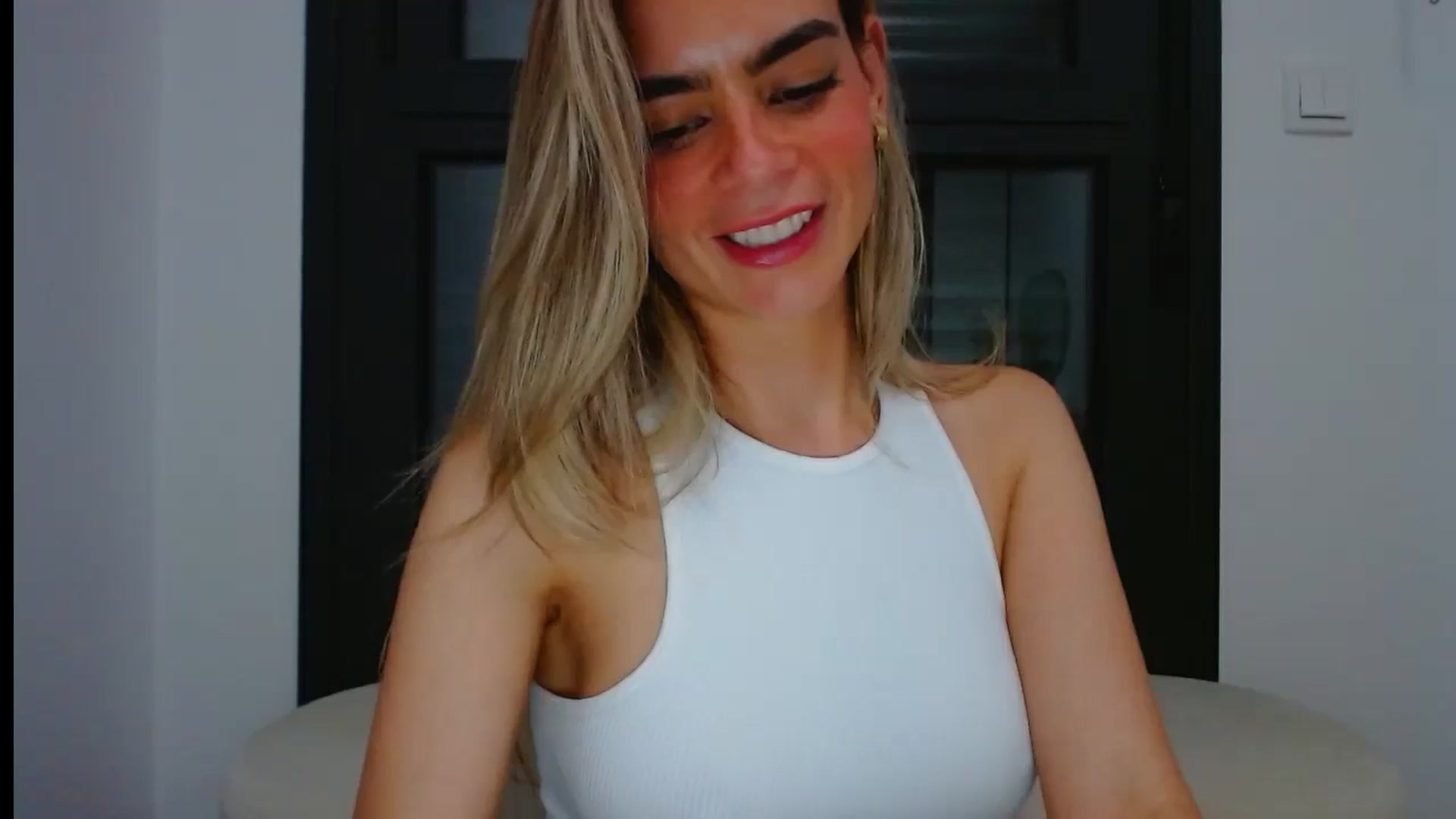 Gallery image thumbnail from fresagirl's myfreecams stream on, 06/12/2024, 22:50 image 3 of 20