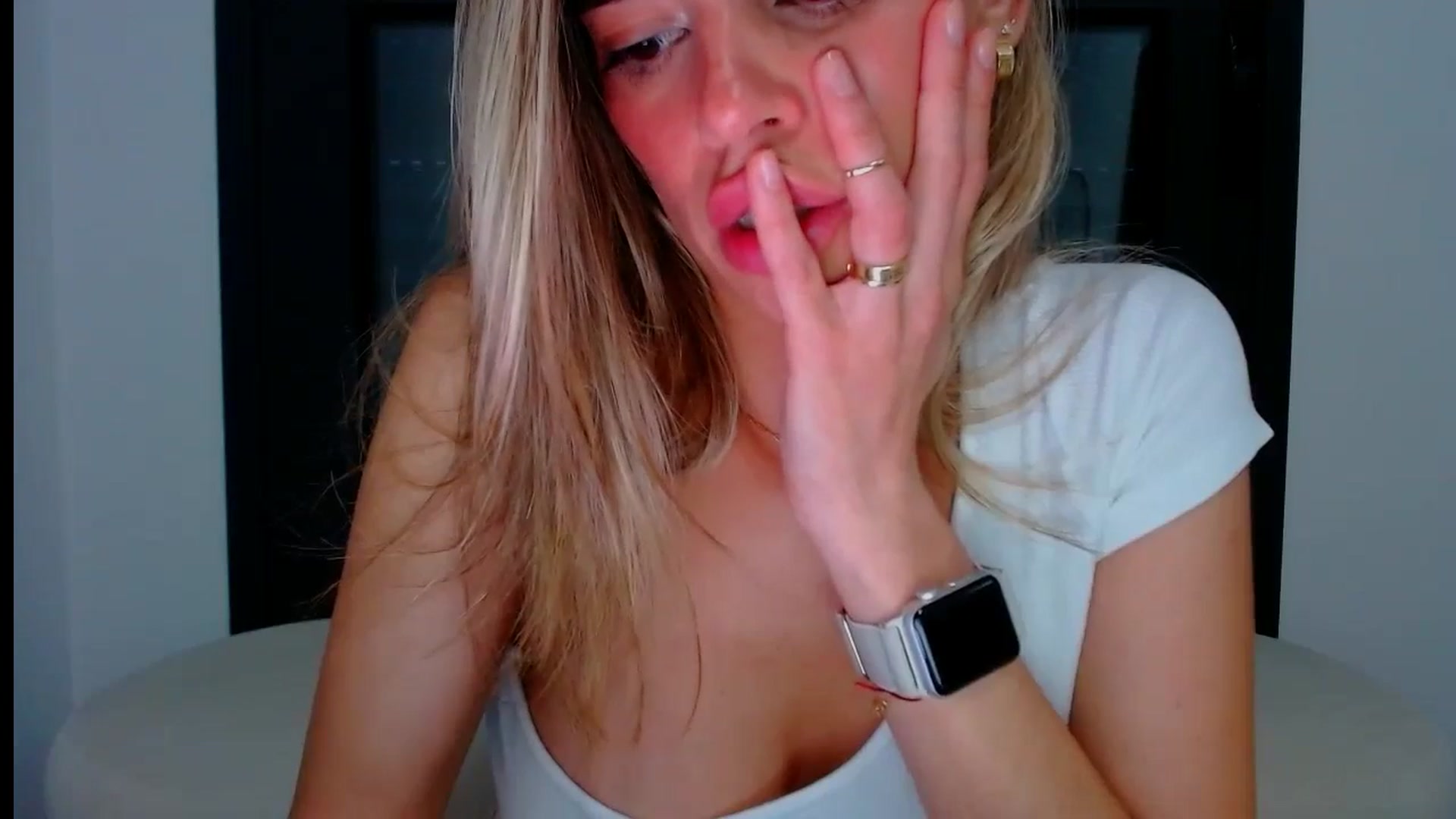 Gallery image thumbnail from fresagirl's myfreecams stream on, 07/01/2024, 20:39 image 13 of 20