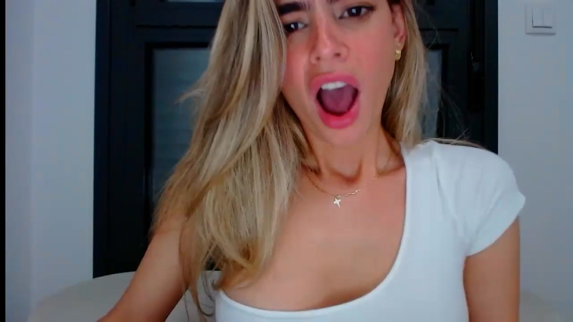 Gallery image thumbnail from fresagirl's myfreecams stream on, 07/01/2024, 21:53 image 14 of 20