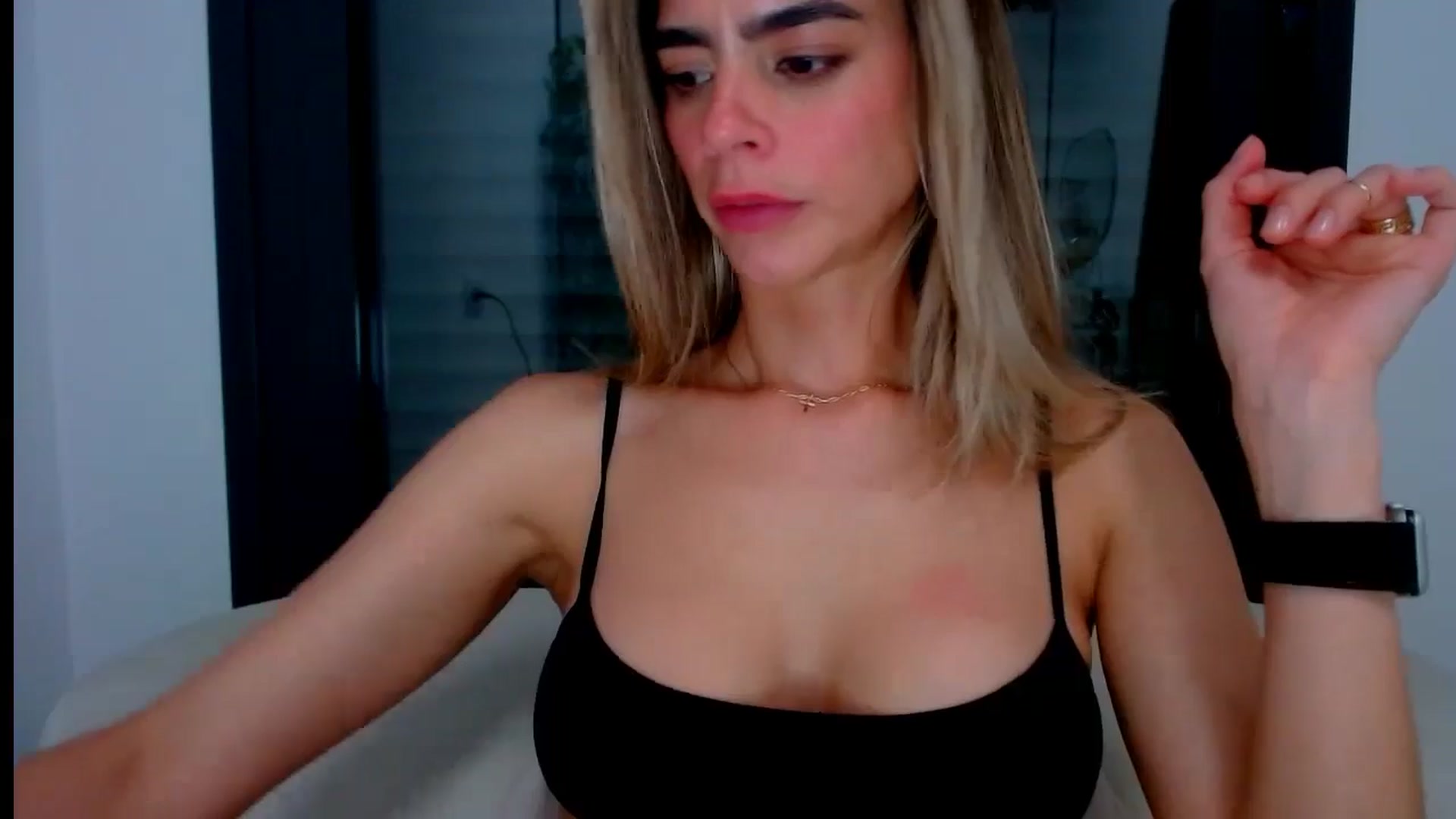 Gallery image thumbnail from fresagirl's myfreecams stream on, 07/03/2024, 24:07 image 17 of 20