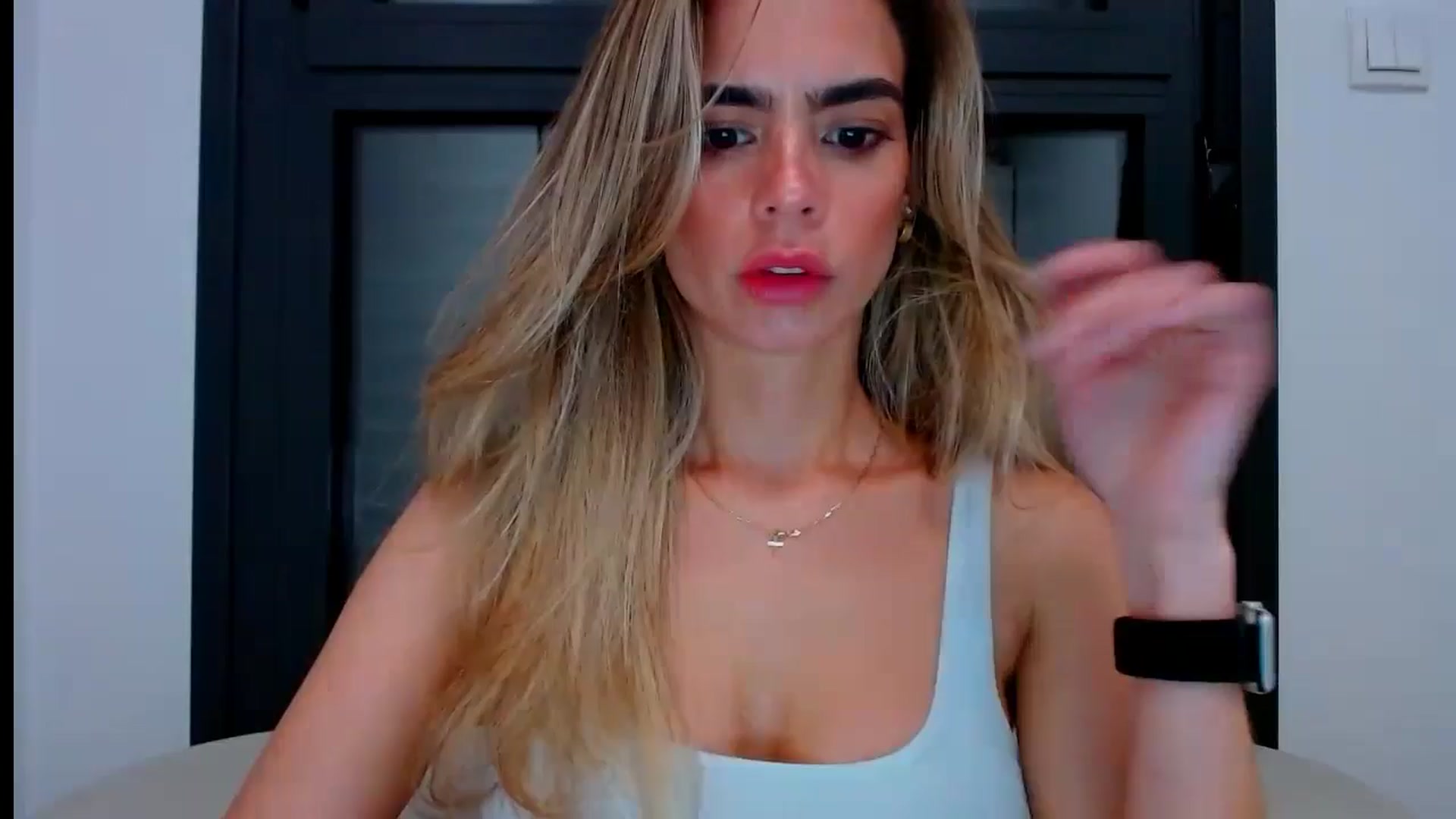 Gallery image thumbnail from fresagirl's myfreecams stream on, 07/03/2024, 20:23 image 1 of 20