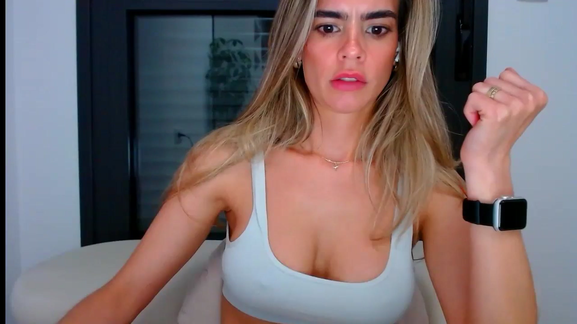Gallery image thumbnail from fresagirl's myfreecams stream on, 07/04/2024, 24:09 image 5 of 20
