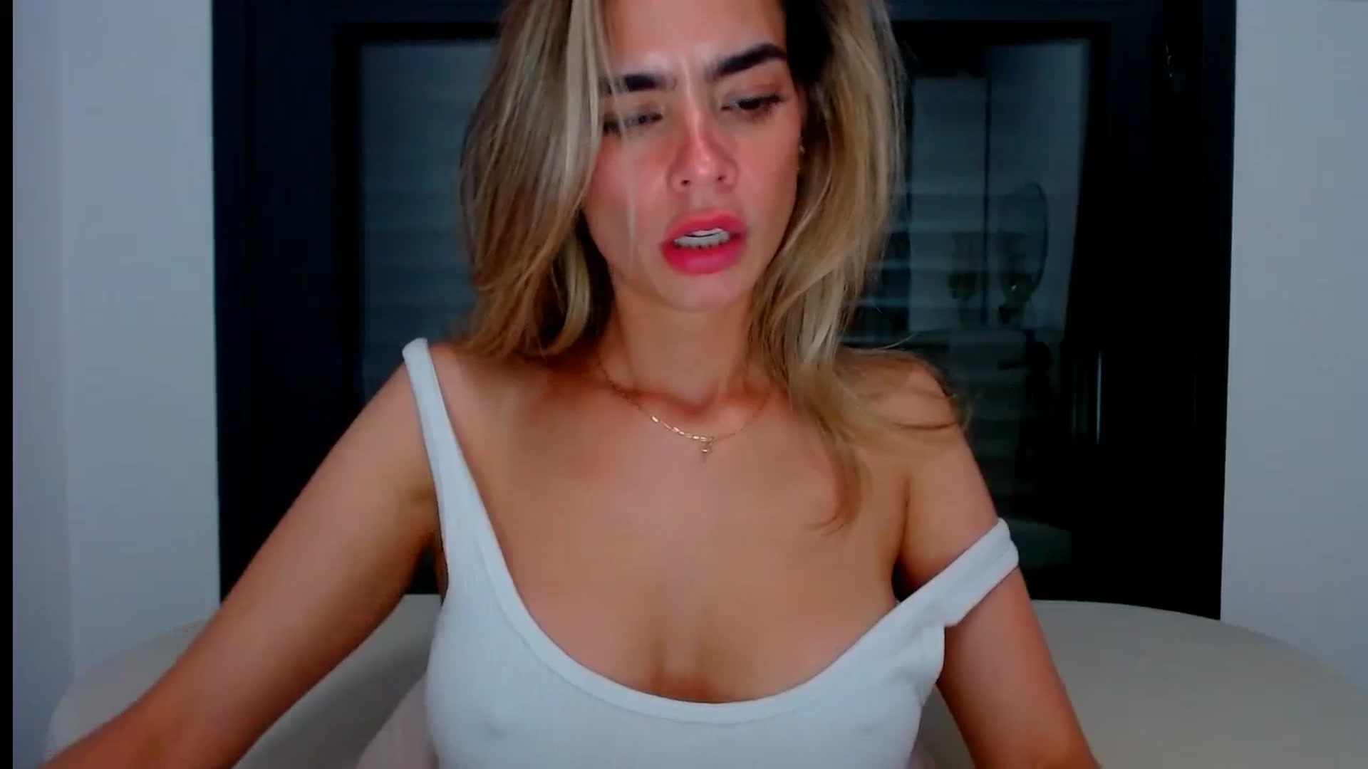 Gallery image thumbnail from fresagirl's myfreecams stream on, 07/04/2024, 21:09 image 13 of 20