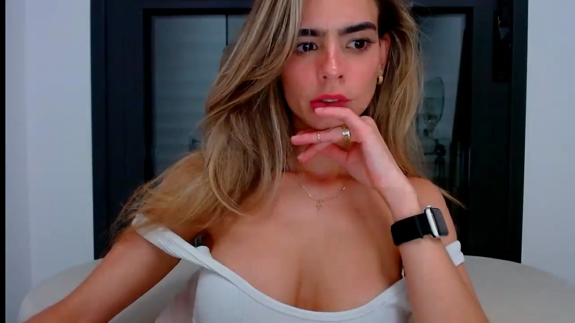 Gallery image thumbnail from fresagirl's myfreecams stream on, 07/04/2024, 21:09 image 12 of 20
