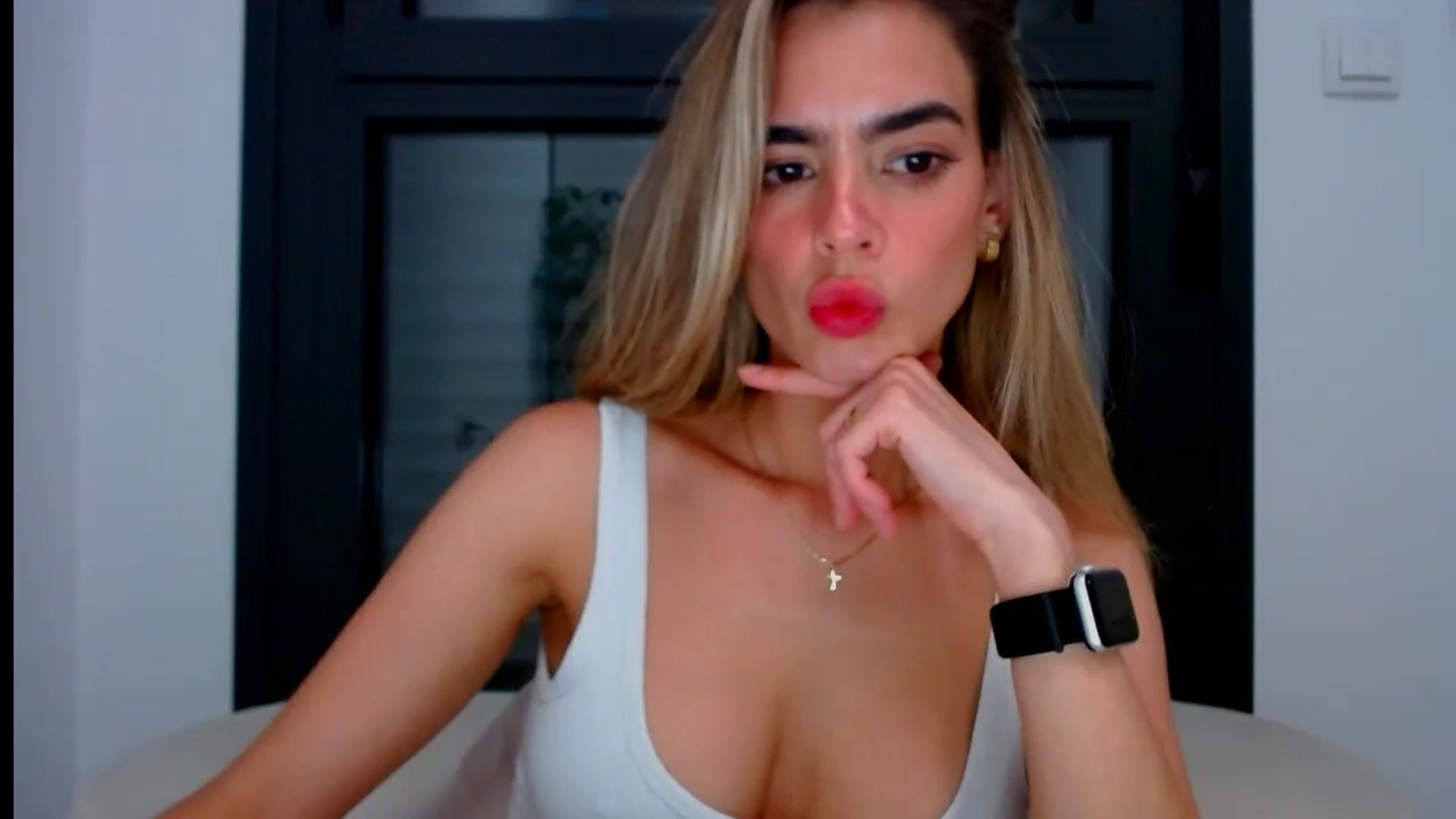 Gallery image thumbnail from fresagirl's myfreecams stream on, 07/04/2024, 21:09 image 5 of 20