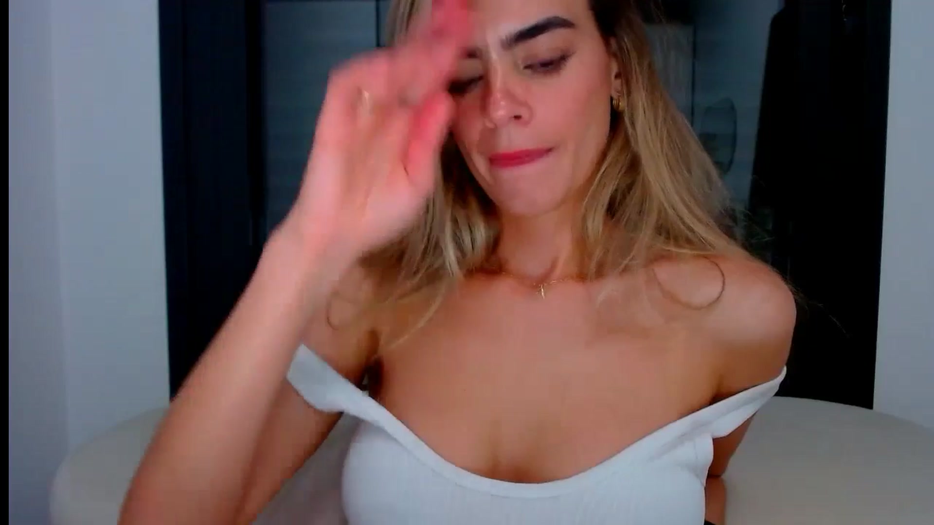 Gallery image thumbnail from fresagirl's myfreecams stream on, 07/04/2024, 21:47 image 5 of 20