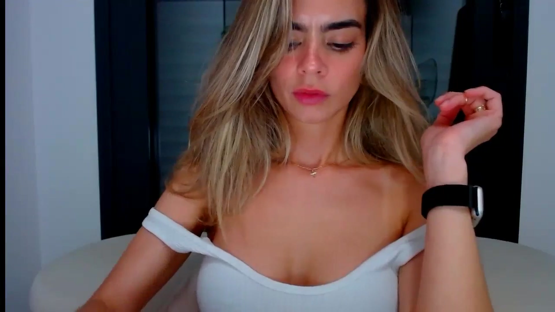 Gallery image thumbnail from fresagirl's myfreecams stream on, 07/04/2024, 21:47 image 8 of 20