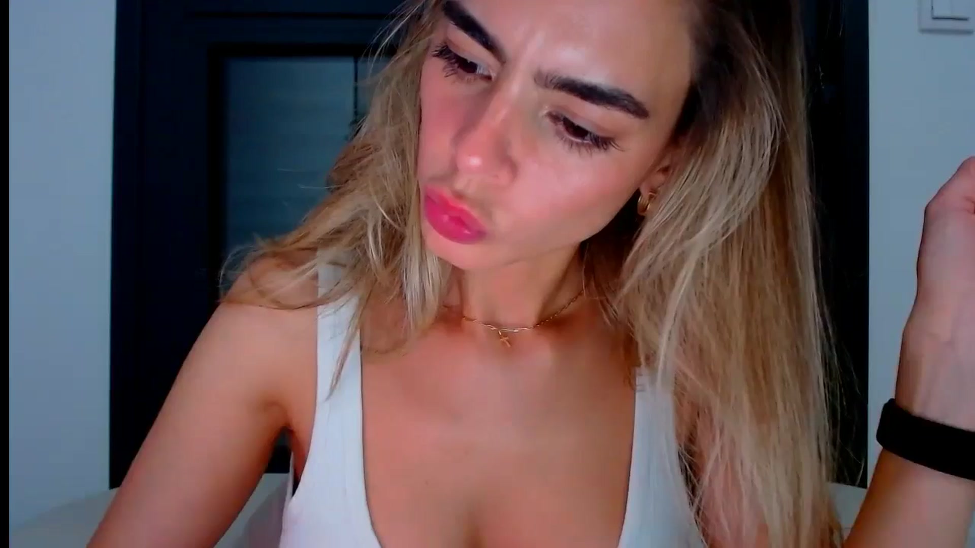 Gallery image thumbnail from fresagirl's myfreecams stream on, 07/04/2024, 21:47 image 13 of 20