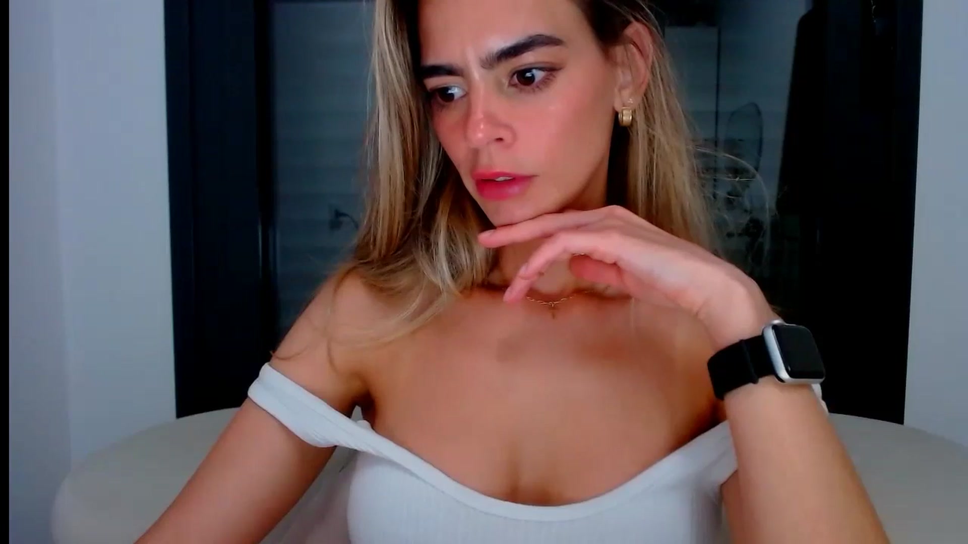 Gallery image thumbnail from fresagirl's myfreecams stream on, 07/04/2024, 21:47 image 7 of 20