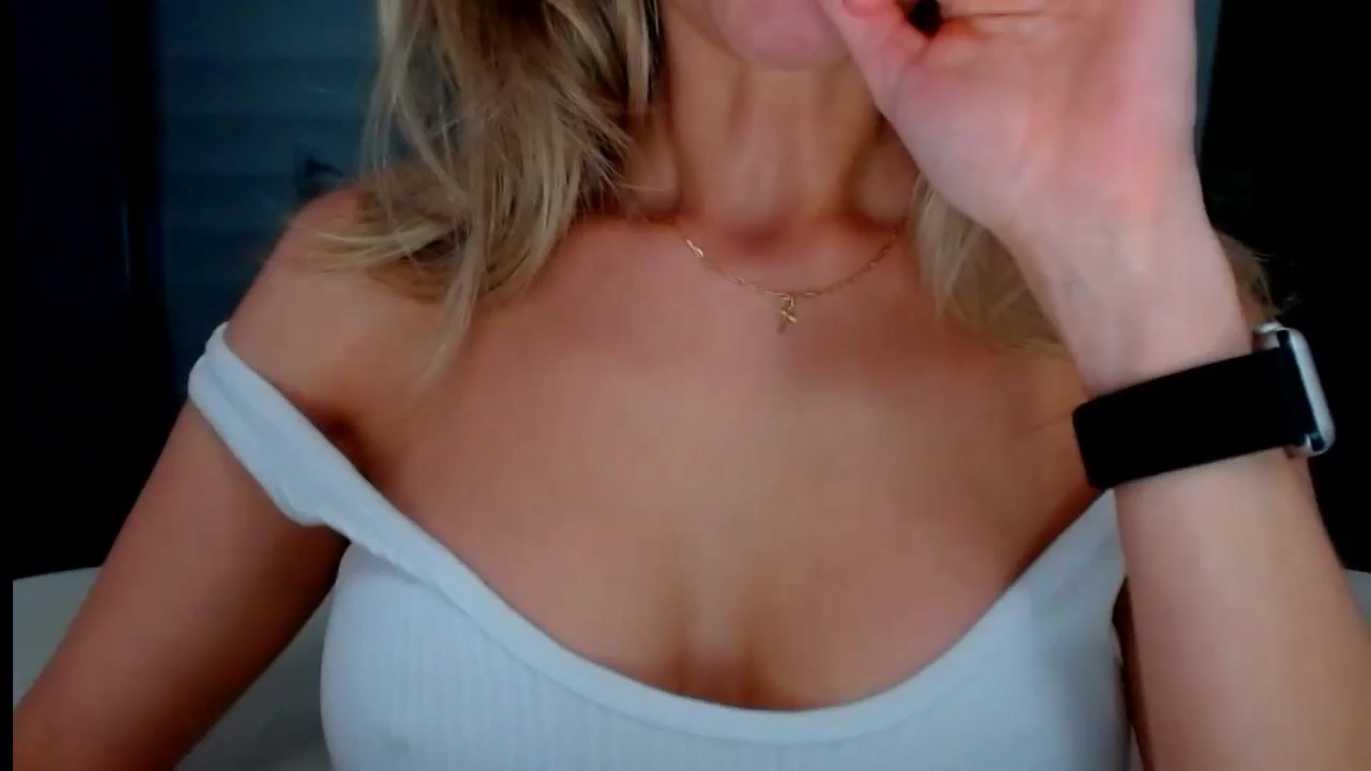 Gallery image thumbnail from fresagirl's myfreecams stream on, 07/04/2024, 22:22 image 4 of 20