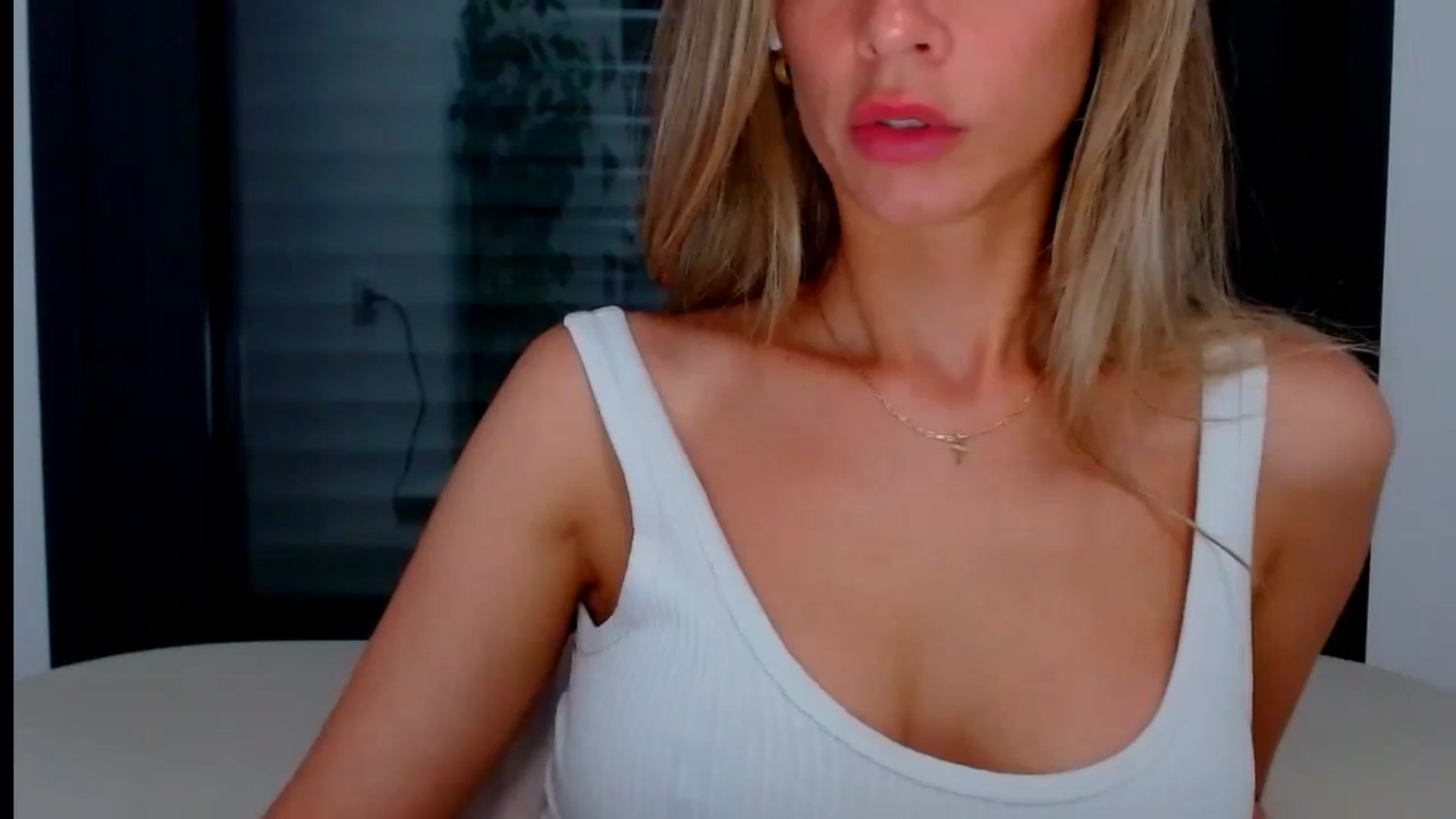 Gallery image thumbnail from fresagirl's myfreecams stream on, 07/04/2024, 22:22 image 20 of 20