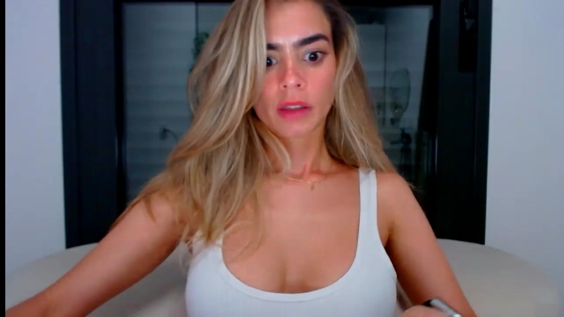 Gallery image thumbnail from fresagirl's myfreecams stream on, 07/04/2024, 23:10 image 13 of 20