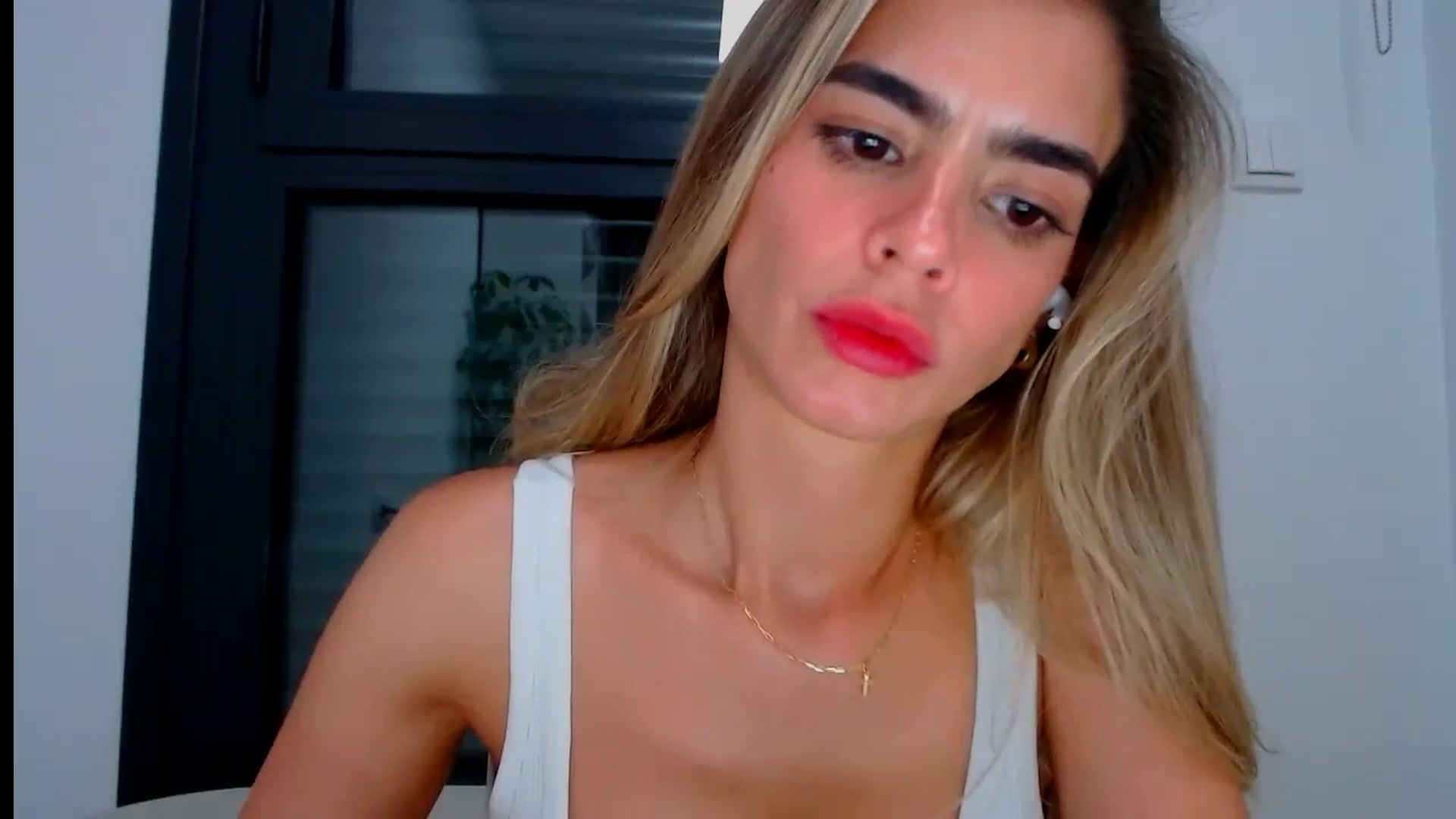 Gallery image thumbnail from fresagirl's myfreecams stream on, 07/04/2024, 23:10 image 17 of 20