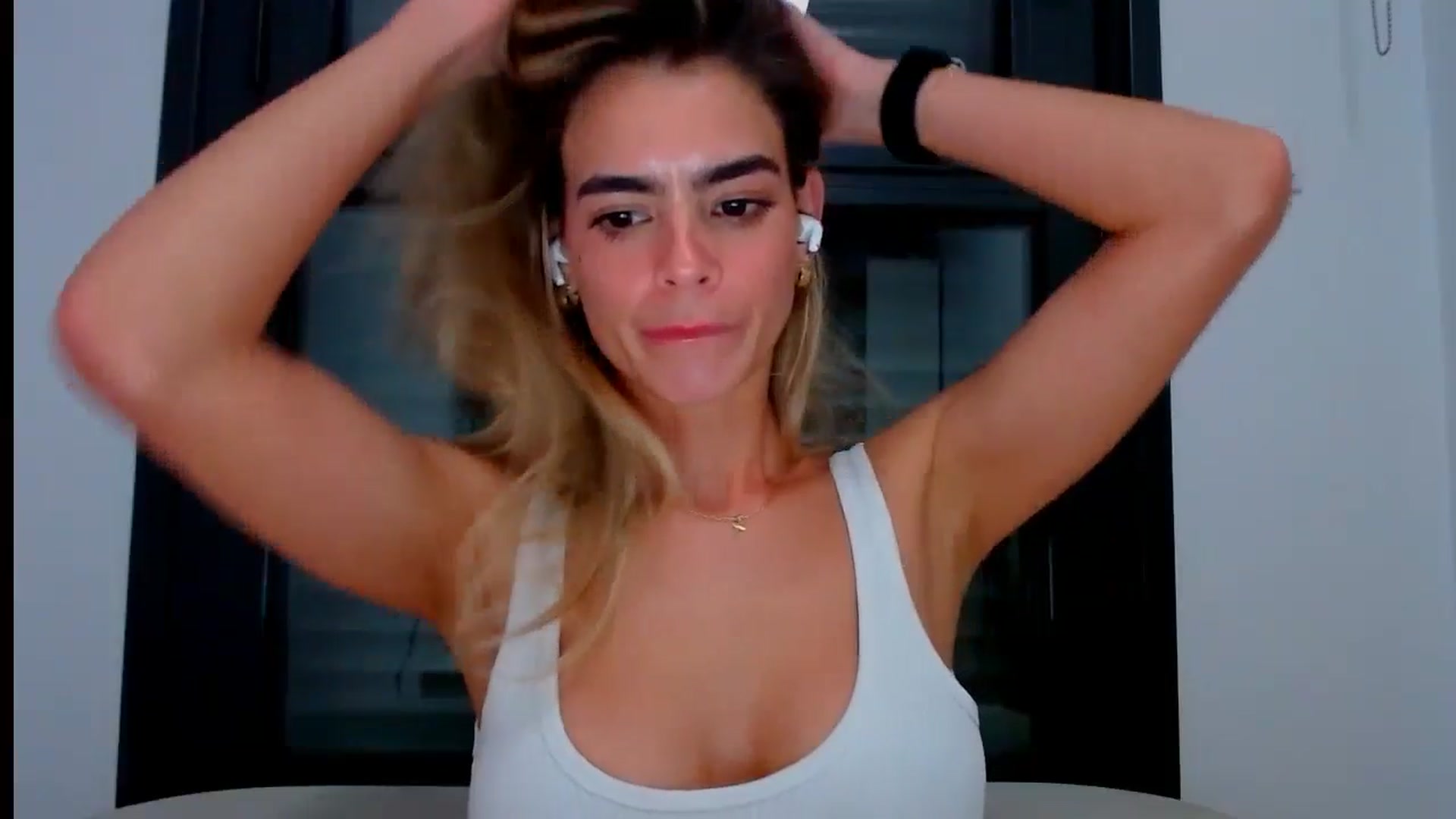 Gallery image thumbnail from fresagirl's myfreecams stream on, 07/04/2024, 23:10 image 16 of 20