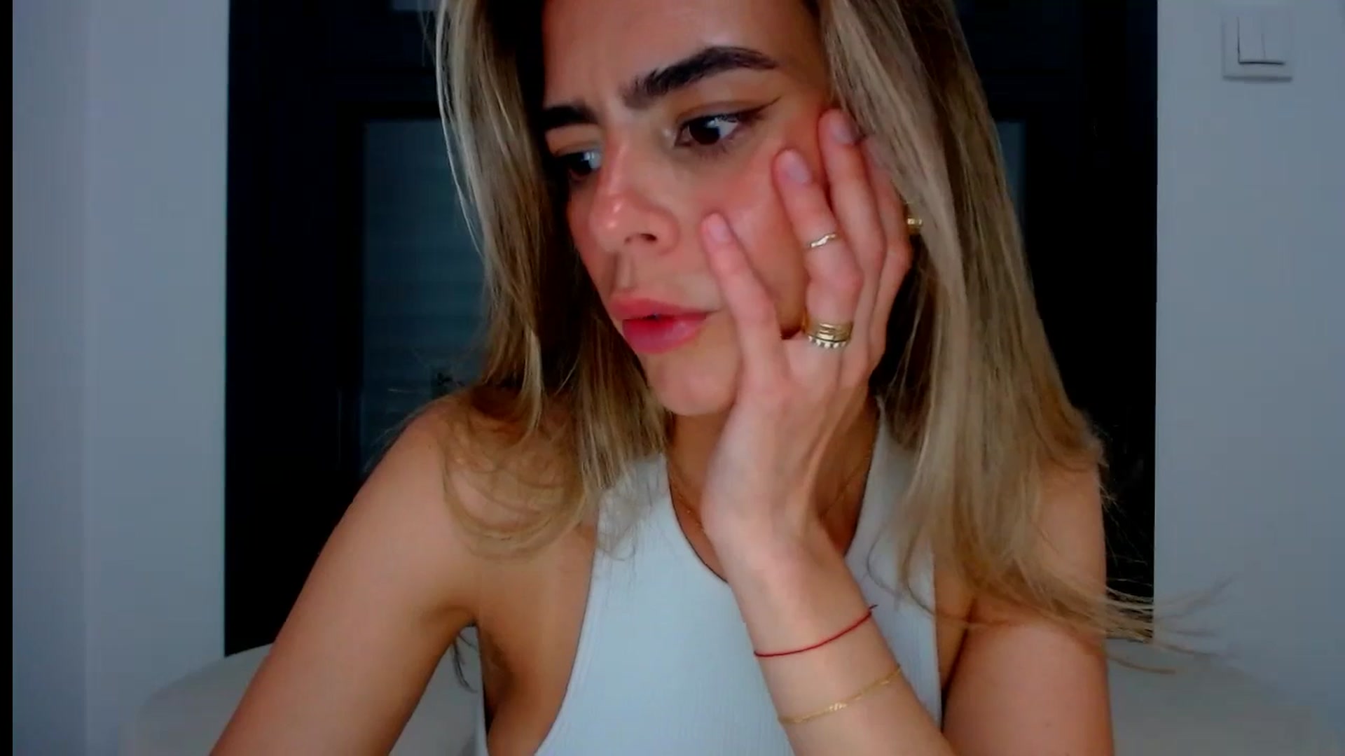Gallery image thumbnail from fresagirl's myfreecams stream on, 07/08/2024, 21:19 image 11 of 20