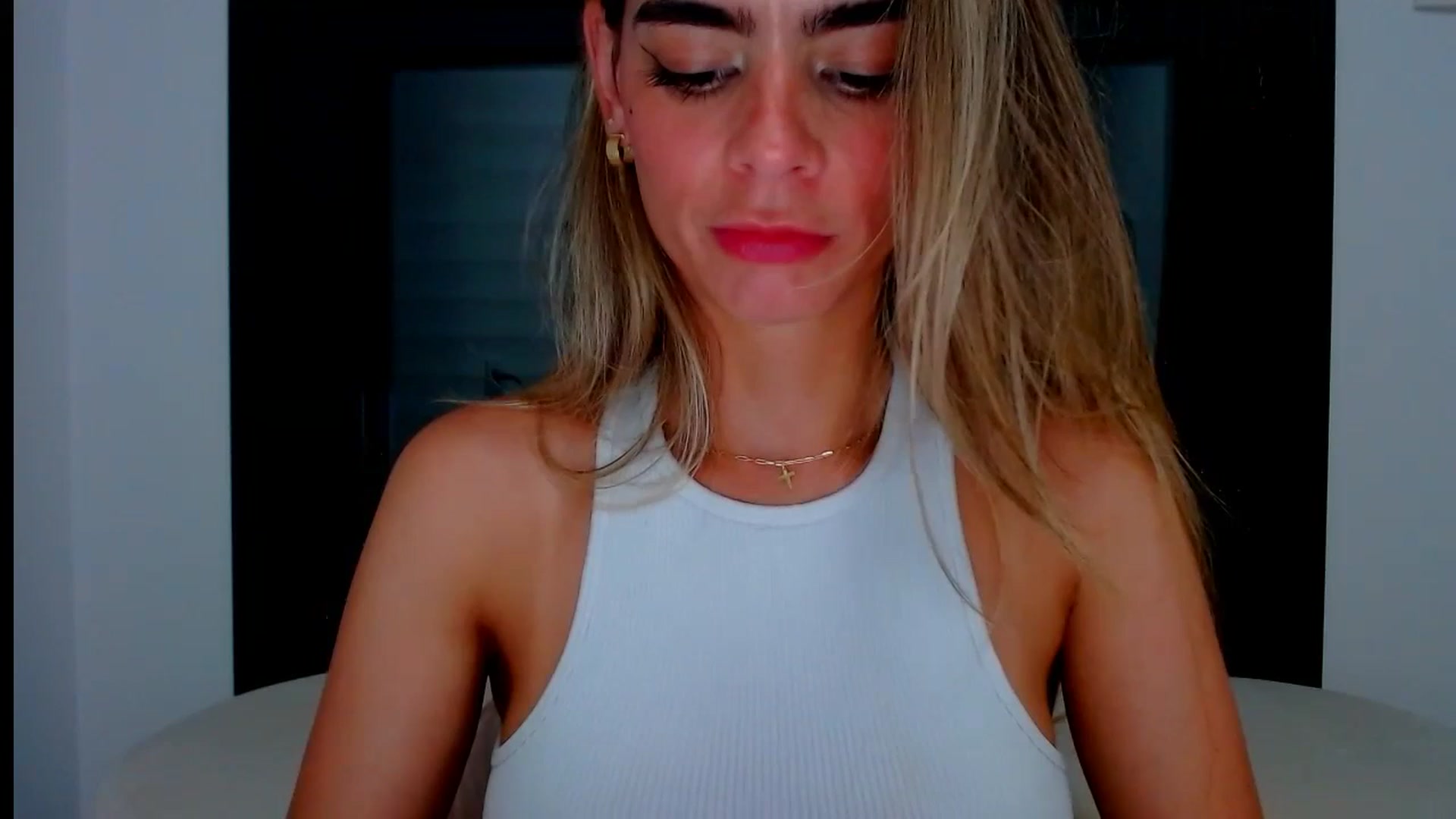 Gallery image thumbnail from fresagirl's myfreecams stream on, 07/08/2024, 22:49 image 20 of 20