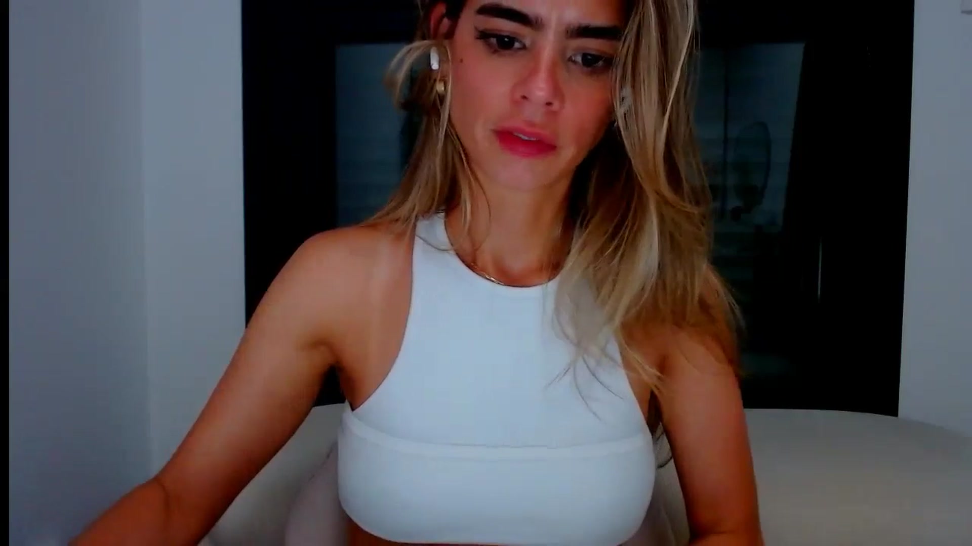 Gallery image thumbnail from fresagirl's myfreecams stream on, 07/09/2024, 01:12 image 14 of 20