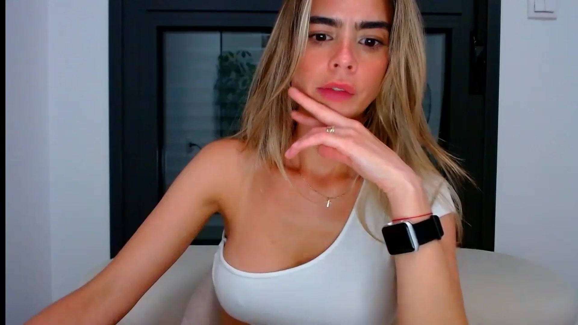 Gallery image thumbnail from fresagirl's myfreecams stream on, 07/09/2024, 23:00 image 11 of 20