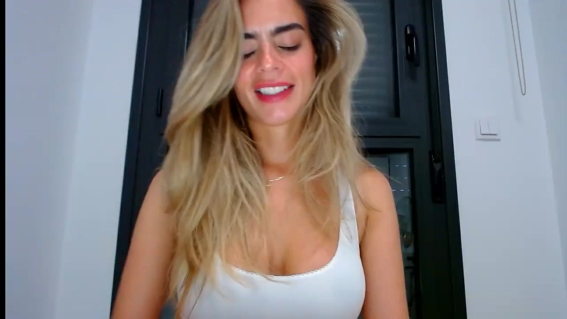 Gallery image thumbnail from fresagirl's myfreecams stream on, 07/15/2024, 20:08 image 9 of 20